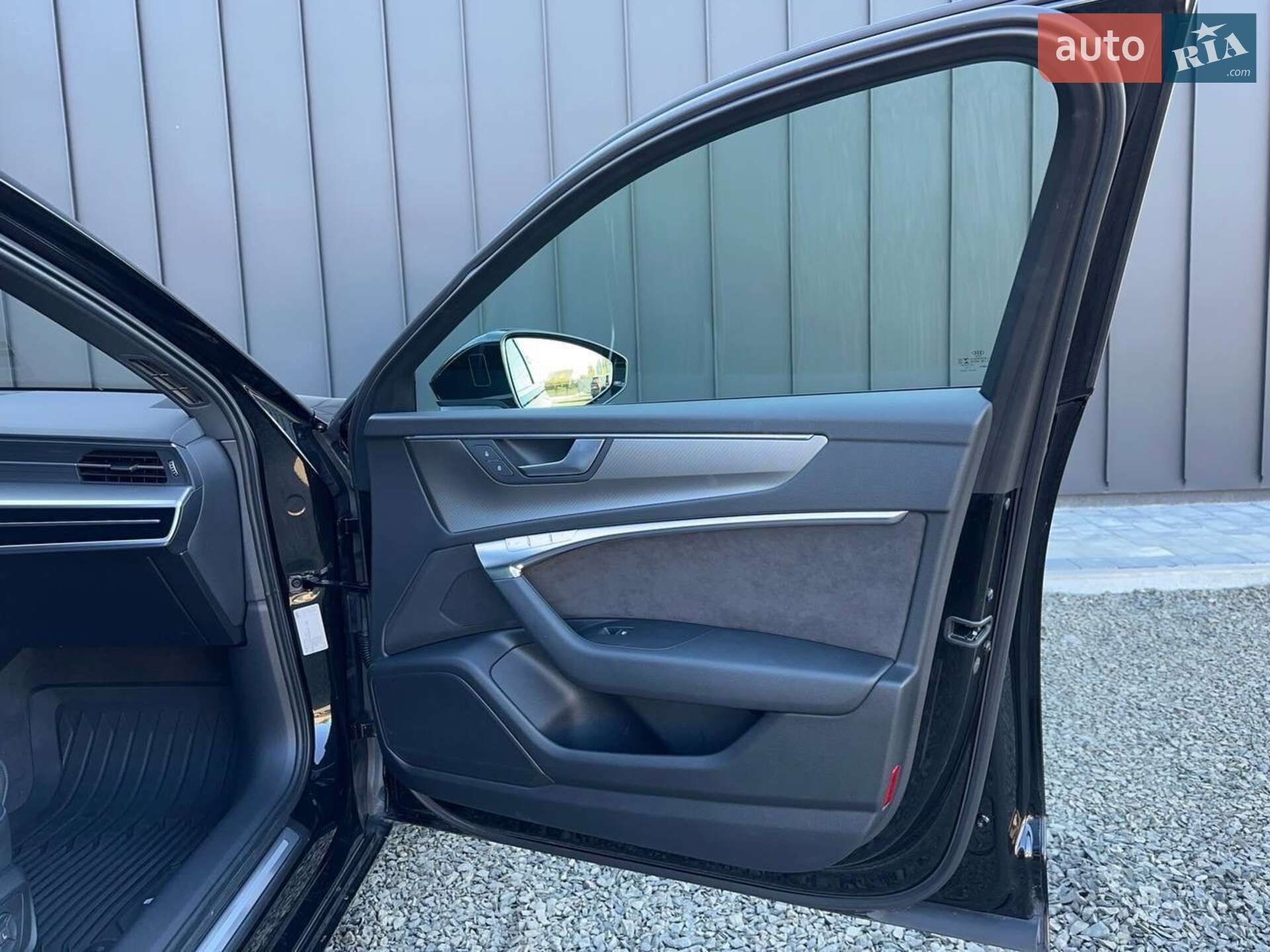 Audi A6 2018 VIN WAUZZZF25KN041186 фото оголошення 13 з 22