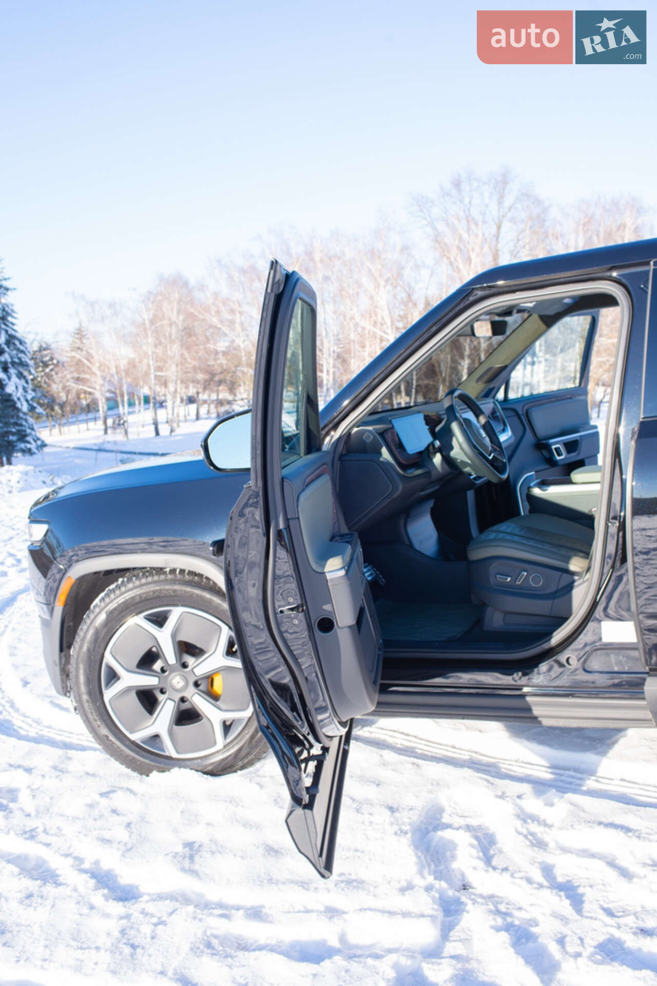 Rivian R1T 2023 VIN 7FCTGAAA3NN016283 фото оголошення 13 з 61