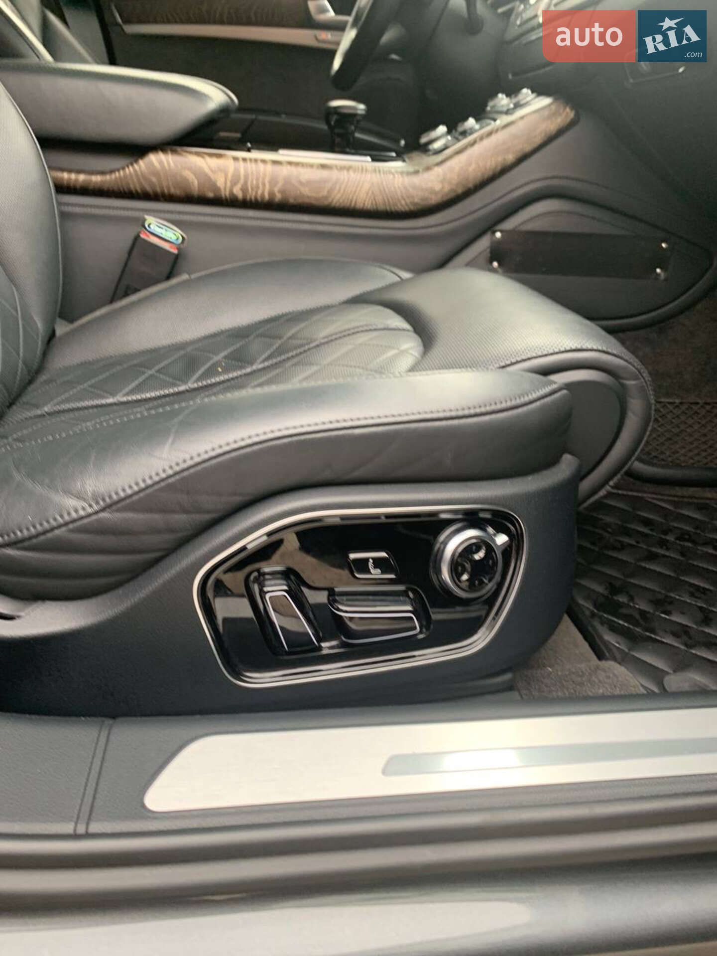 Audi A8 2014 VIN WAUJGAFD0FN009905 фото оголошення 28 з 68