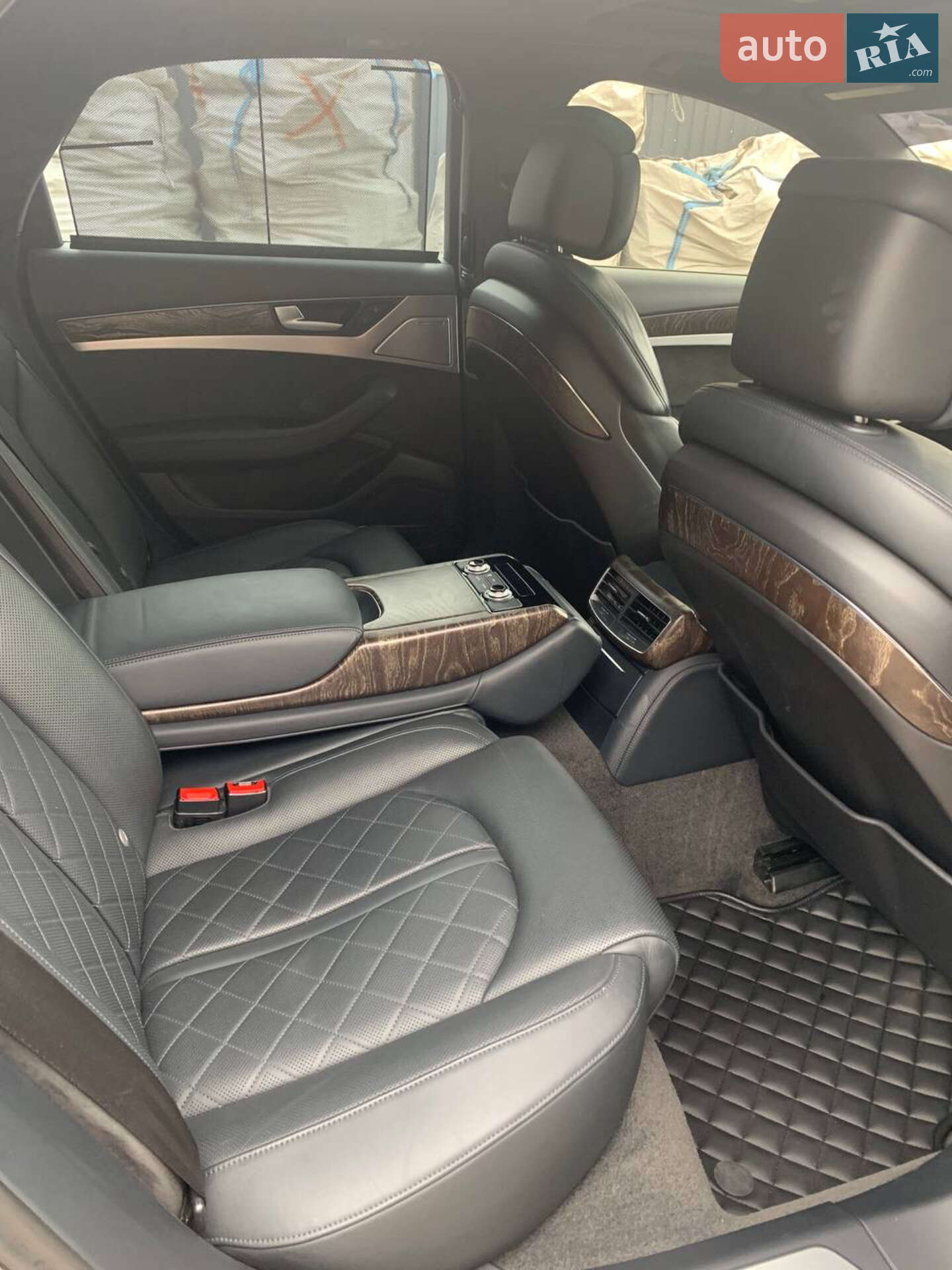 Audi A8 2014 VIN WAUJGAFD0FN009905 фото оголошення 32 з 68