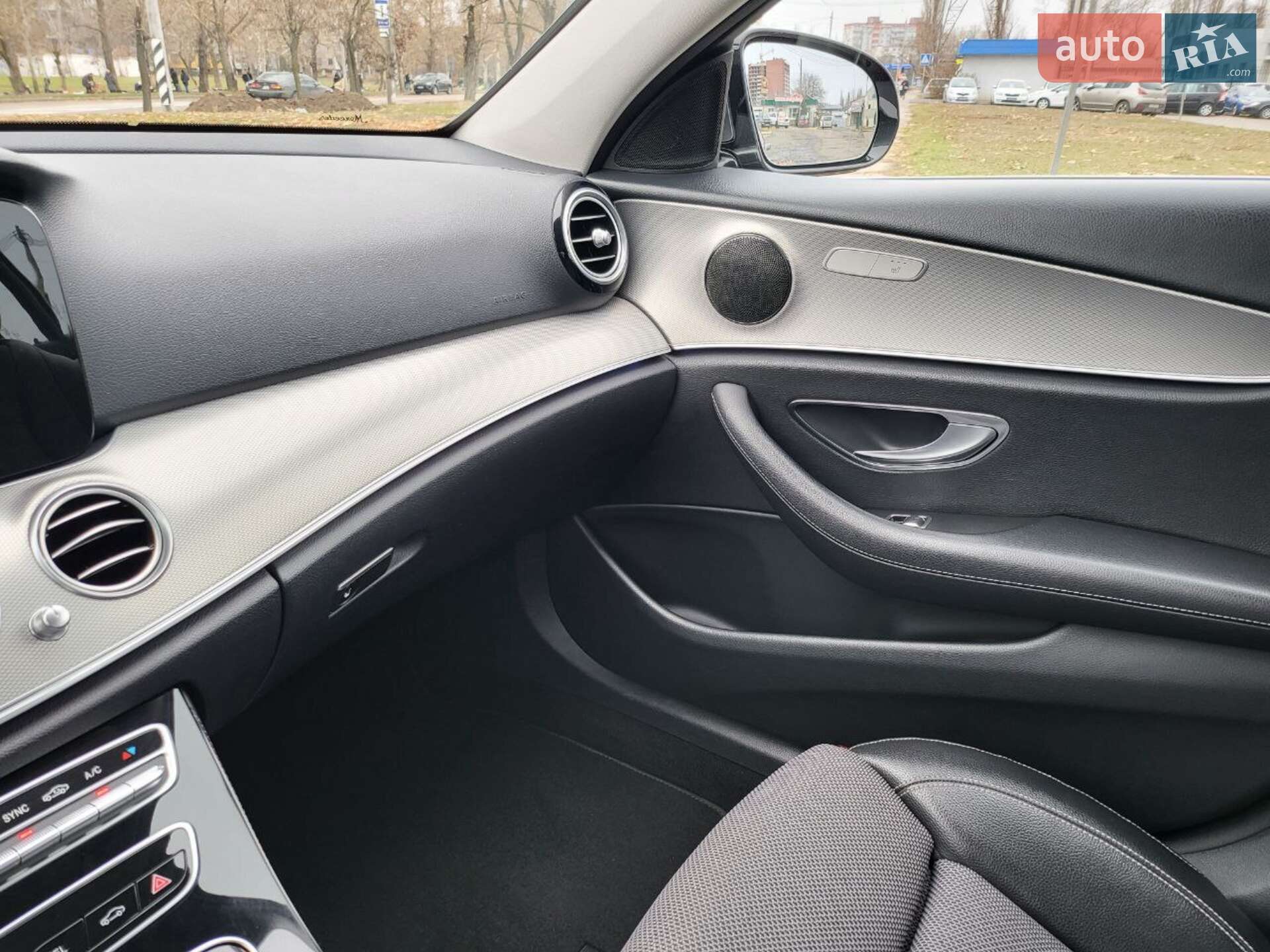 Mercedes-Benz E-Class 2017 VIN WDD2130421A111431 фото оголошення 4 з 11