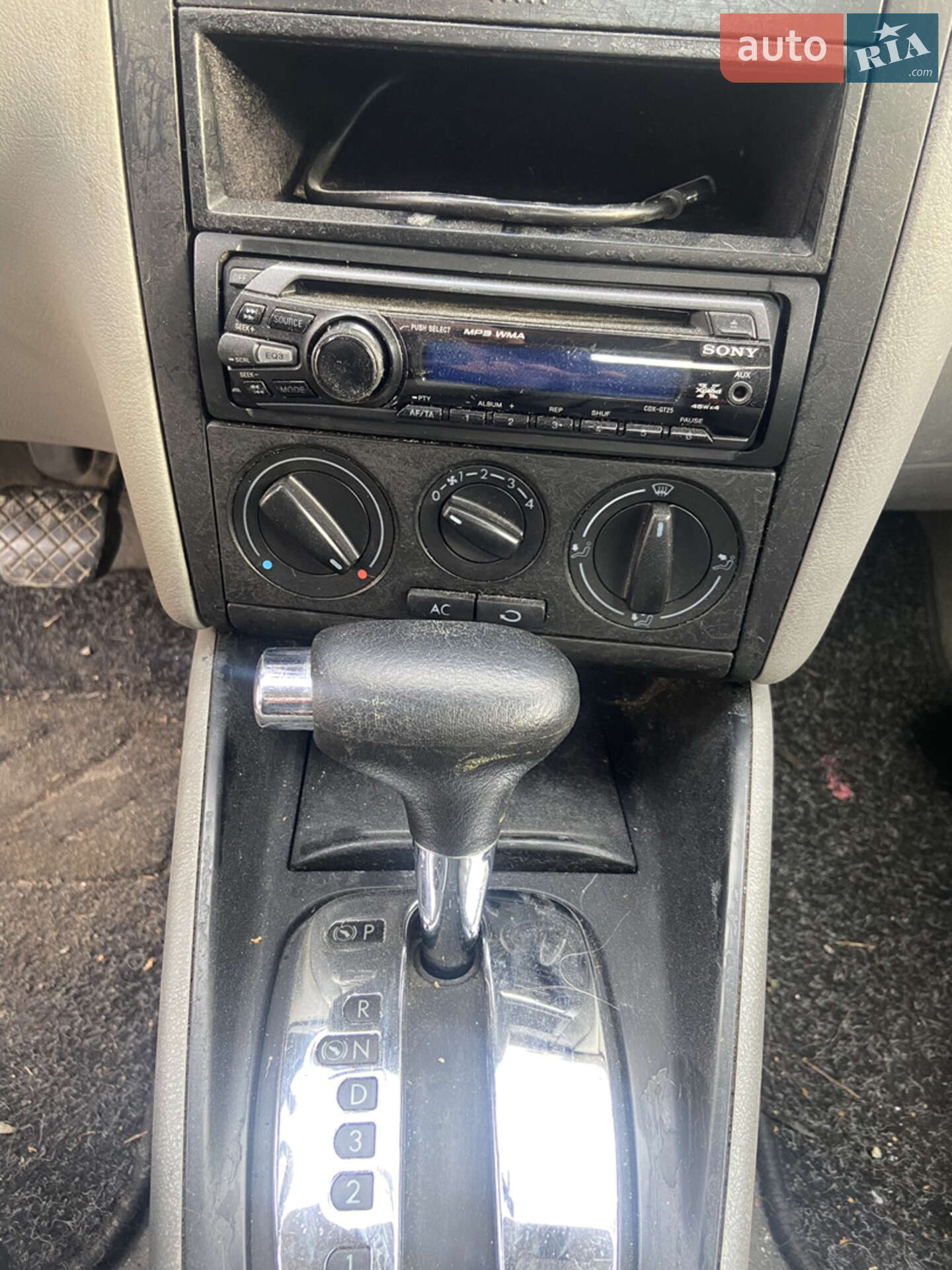 Volkswagen Golf 2000 VIN WVWZZZ1JZYW638827 фото оголошення 2 з 25