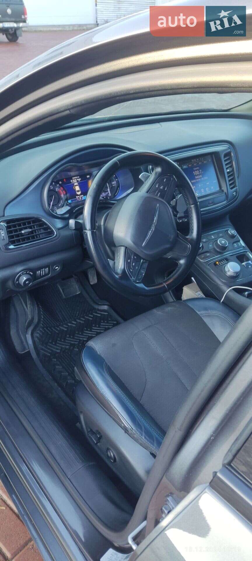 Chrysler 200 2016 VIN 1C3CCCBB8GN175330 фото оголошення 9 з 14