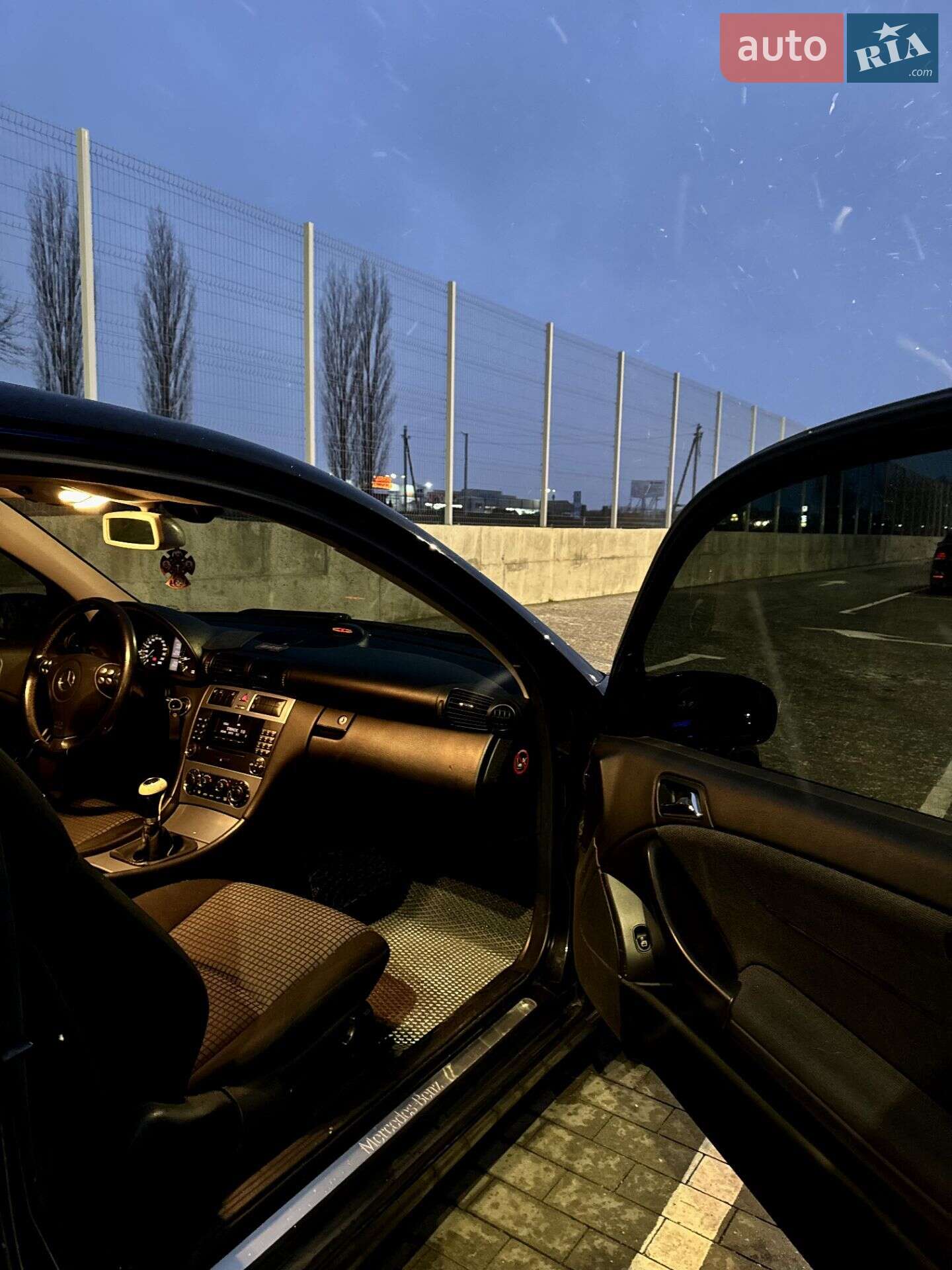 Mercedes-Benz C-Class 2005 VIN WDB2037461A808027 фото оголошення 29 з 32