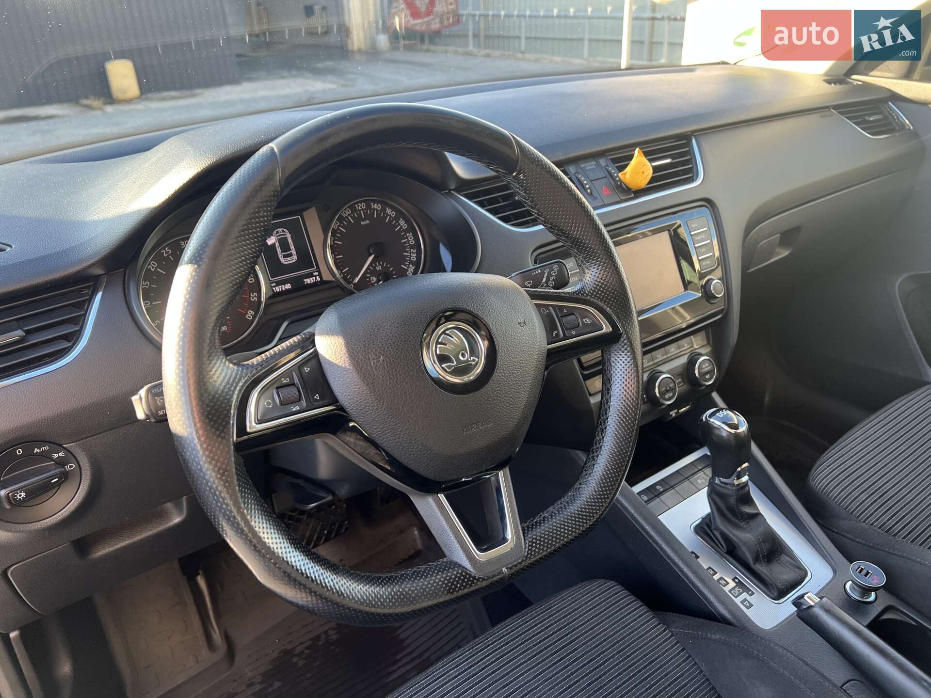Skoda Octavia 2014 VIN TMBJJ7NE1F0070873 фото оголошення 16 з 33