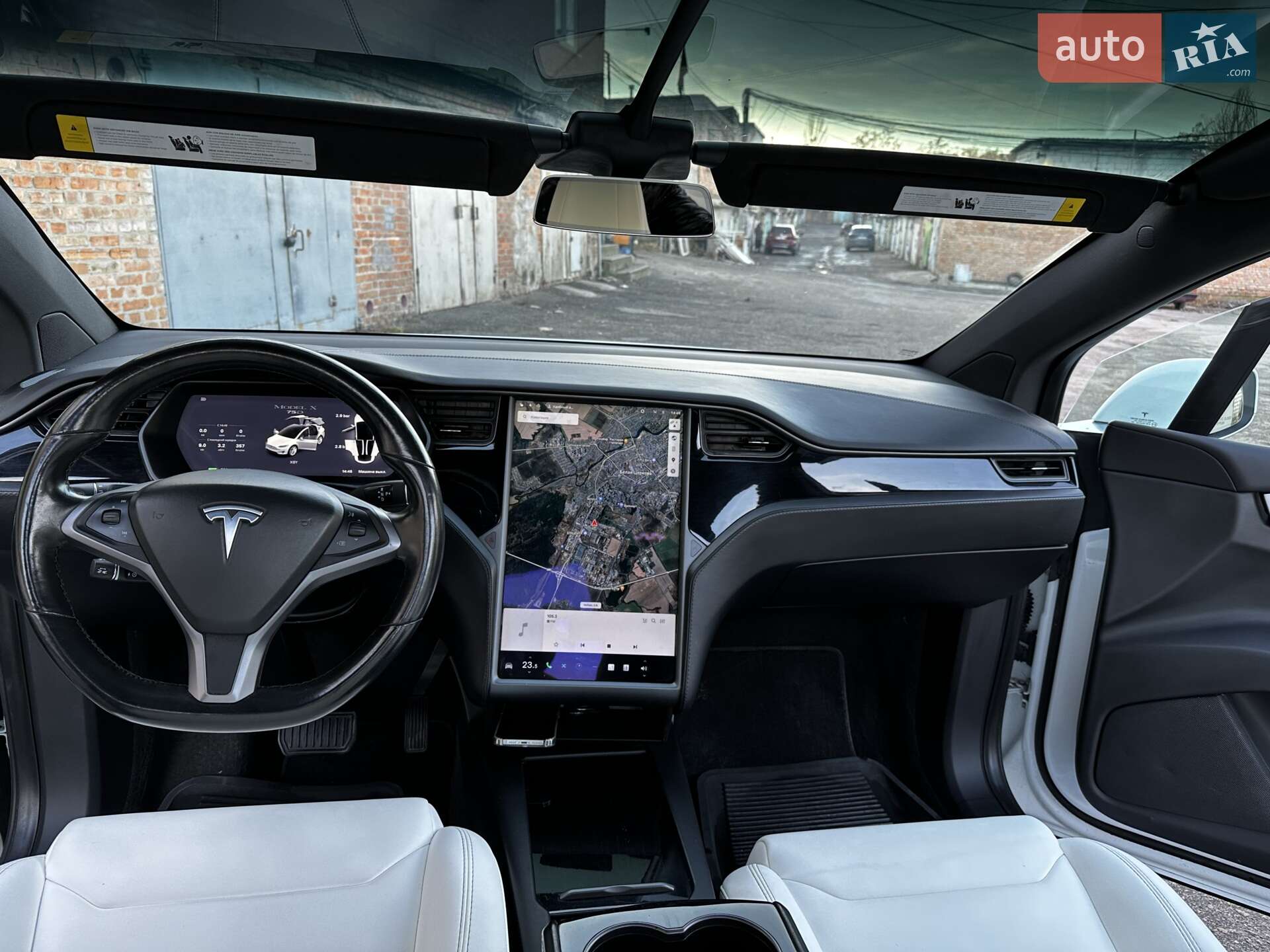 Tesla Model X 2018 VIN 5YJXCAE21JF139983 фото оголошення 7 з 31