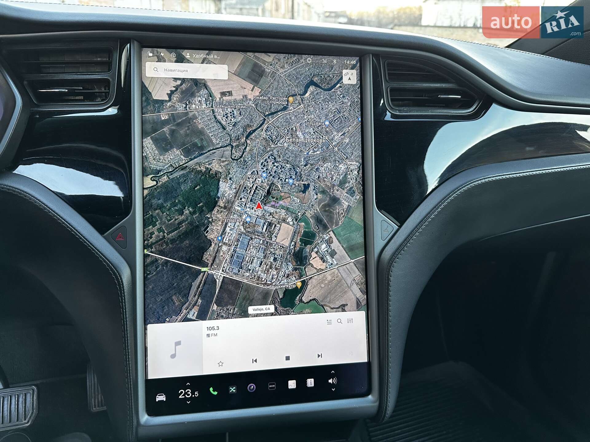 Tesla Model X 2018 VIN 5YJXCAE21JF139983 фото оголошення 17 з 31