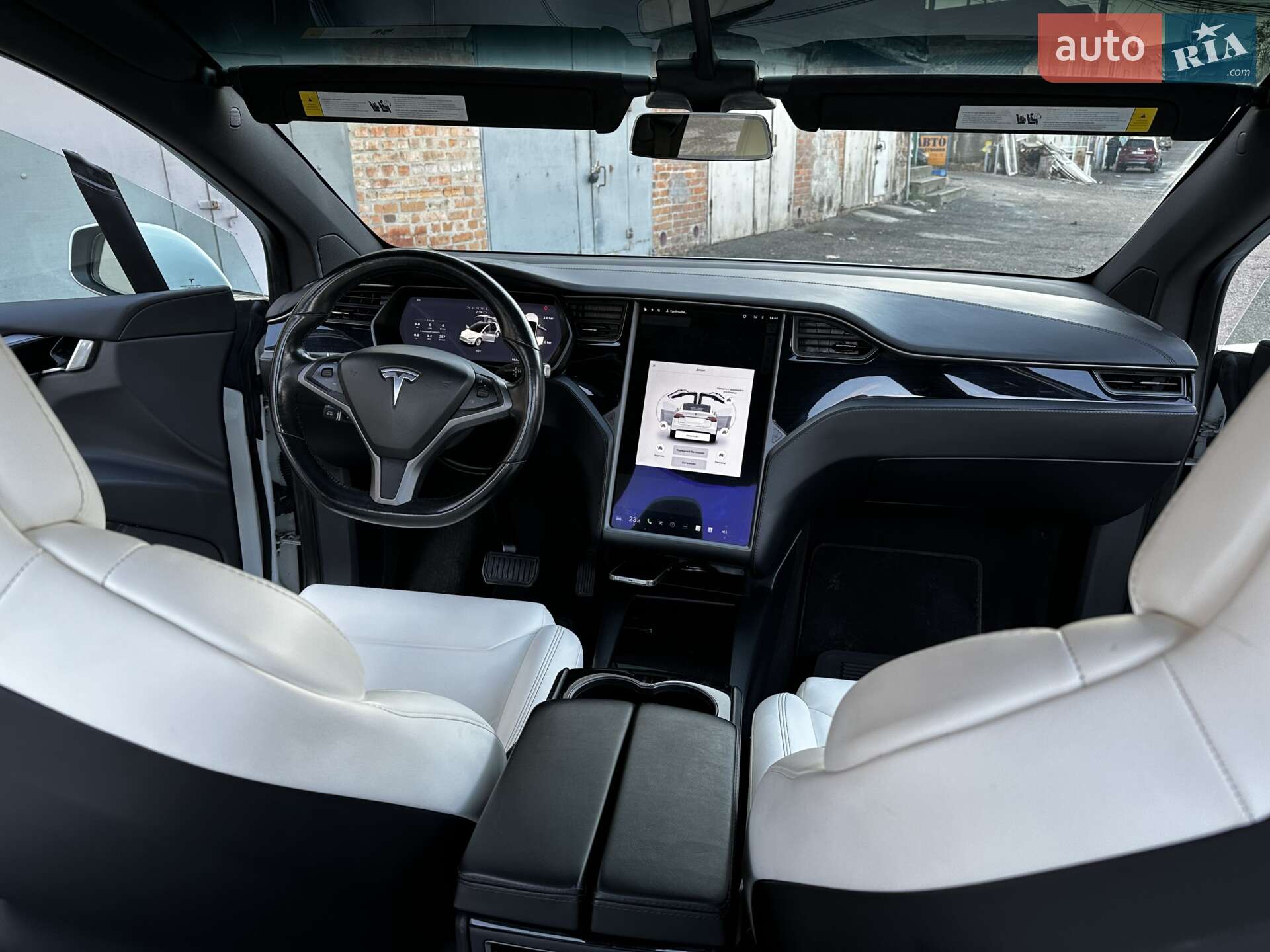 Tesla Model X 2018 VIN 5YJXCAE21JF139983 фото оголошення 24 з 31
