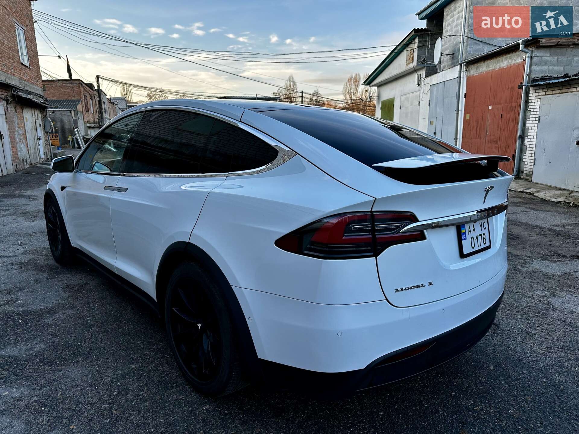 Tesla Model X 2018 VIN 5YJXCAE21JF139983 фото оголошення 29 з 31