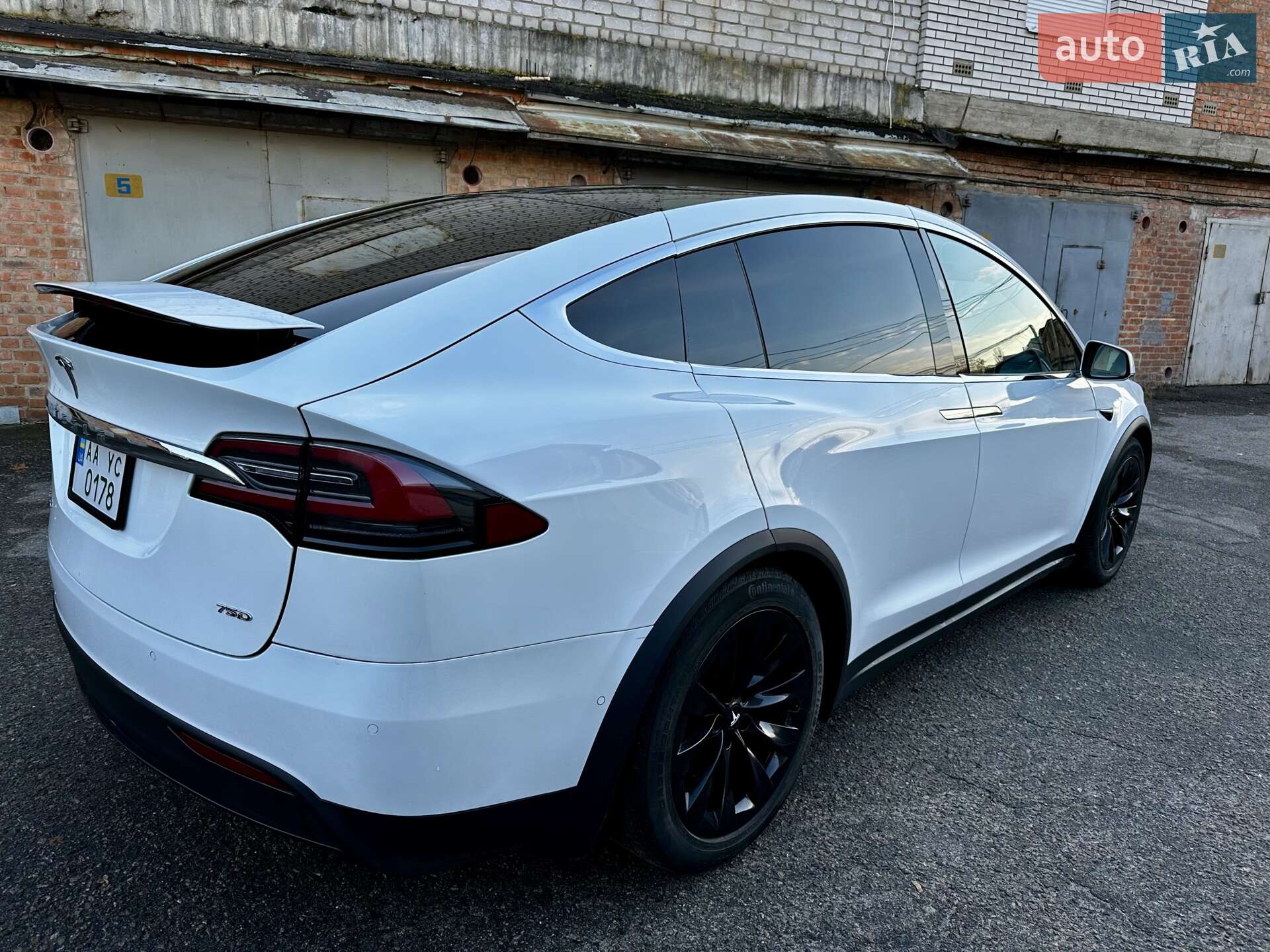 Tesla Model X 2018 VIN 5YJXCAE21JF139983 фото оголошення 31 з 31