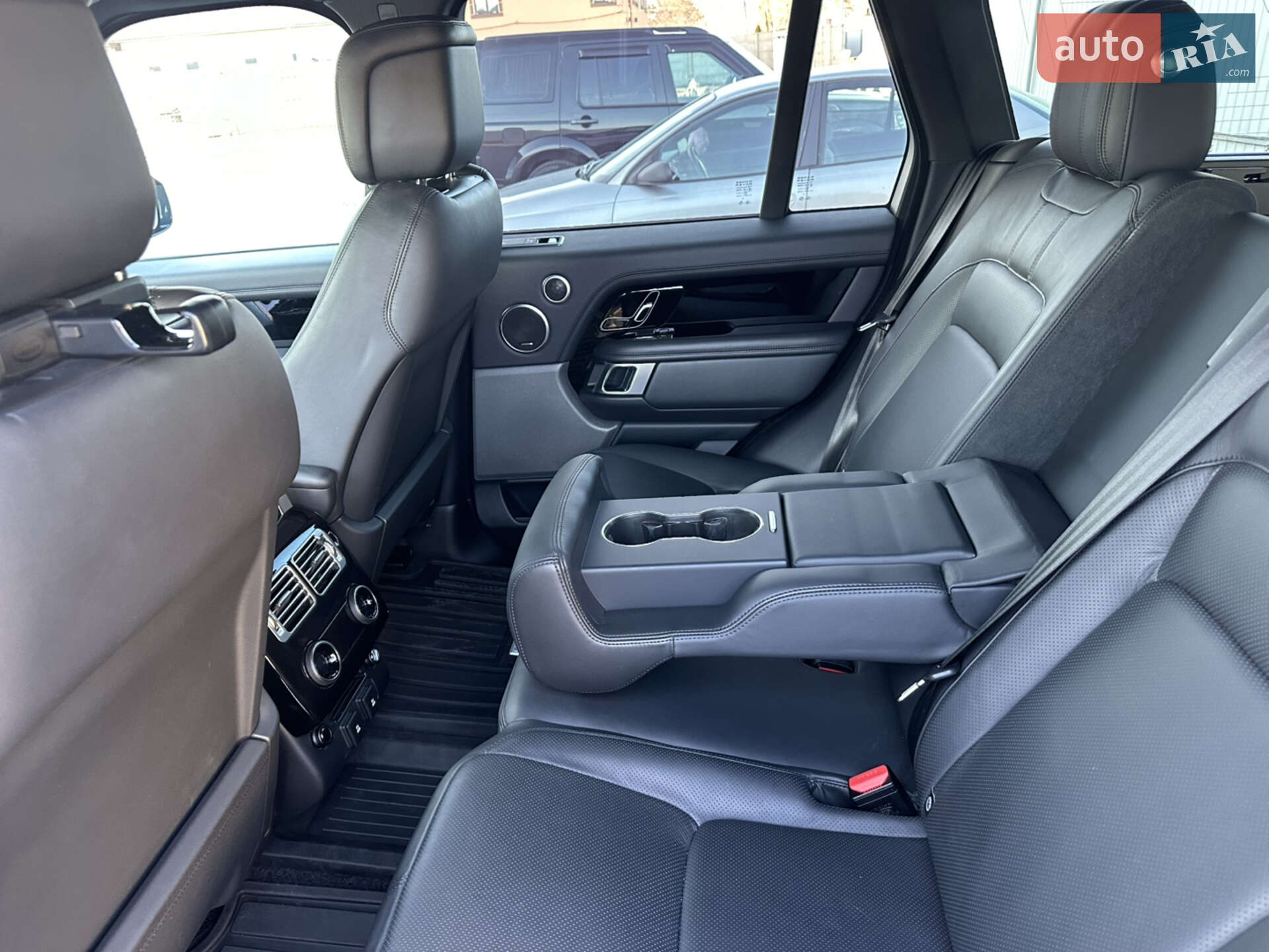Land Rover Range Rover 2018 VIN SALGA2BJ1JA500539 фото оголошення 18 з 33