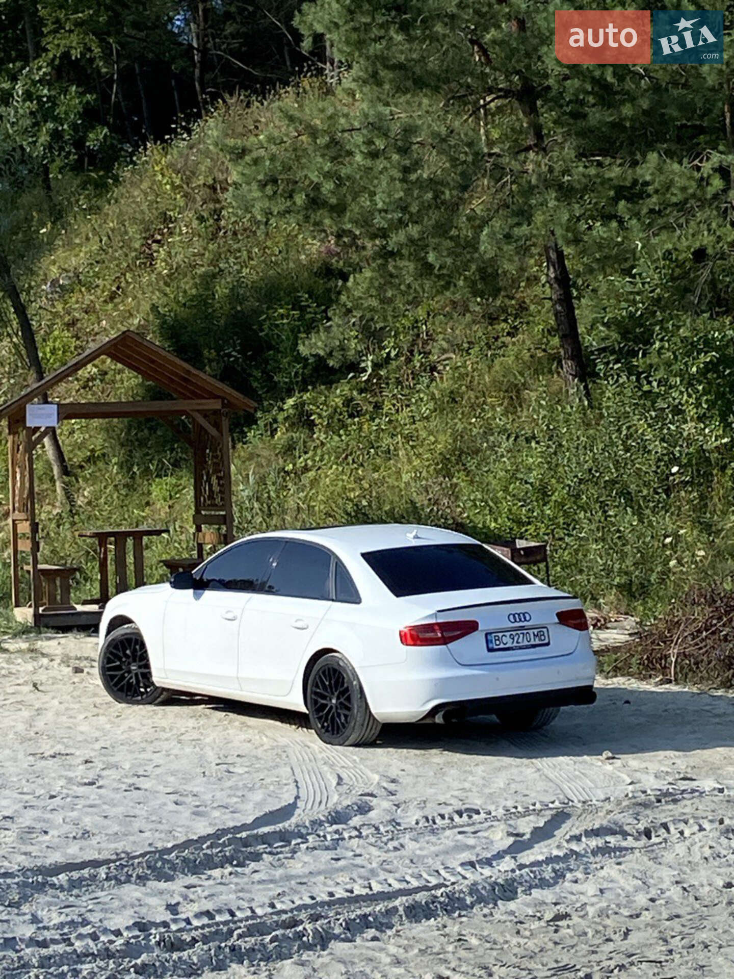 Audi A4 2013 VIN WAUFFAFL4DN044346 фото оголошення 9 з 20