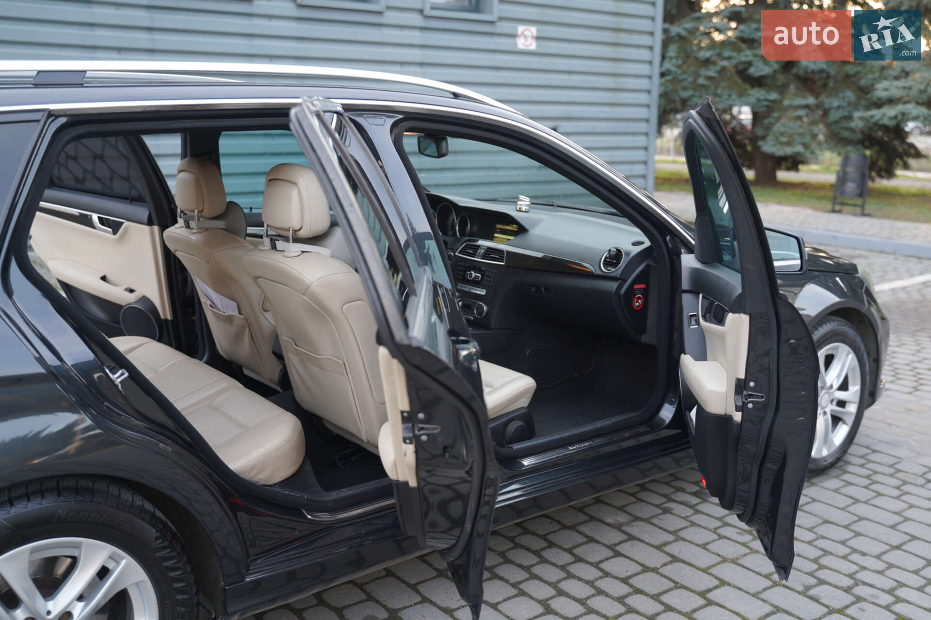 Mercedes-Benz C-Class 2012 VIN WDD2042021F855012 фото оголошення 18 з 49