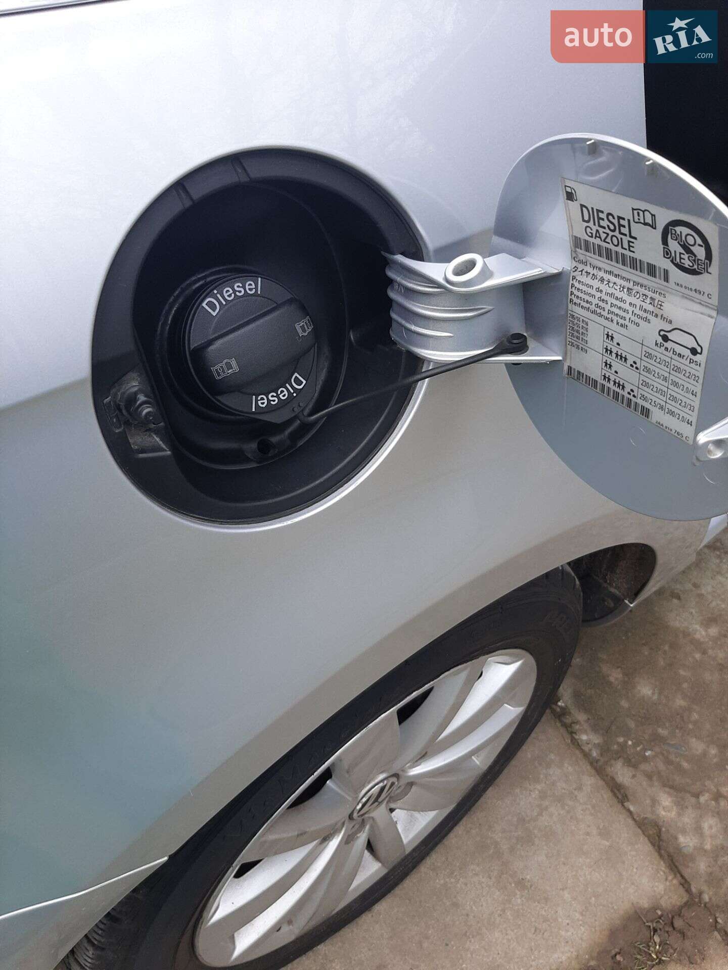 Volkswagen Passat 2011 VIN WVWZZZ3CZCE010676 фото оголошення 5 з 14