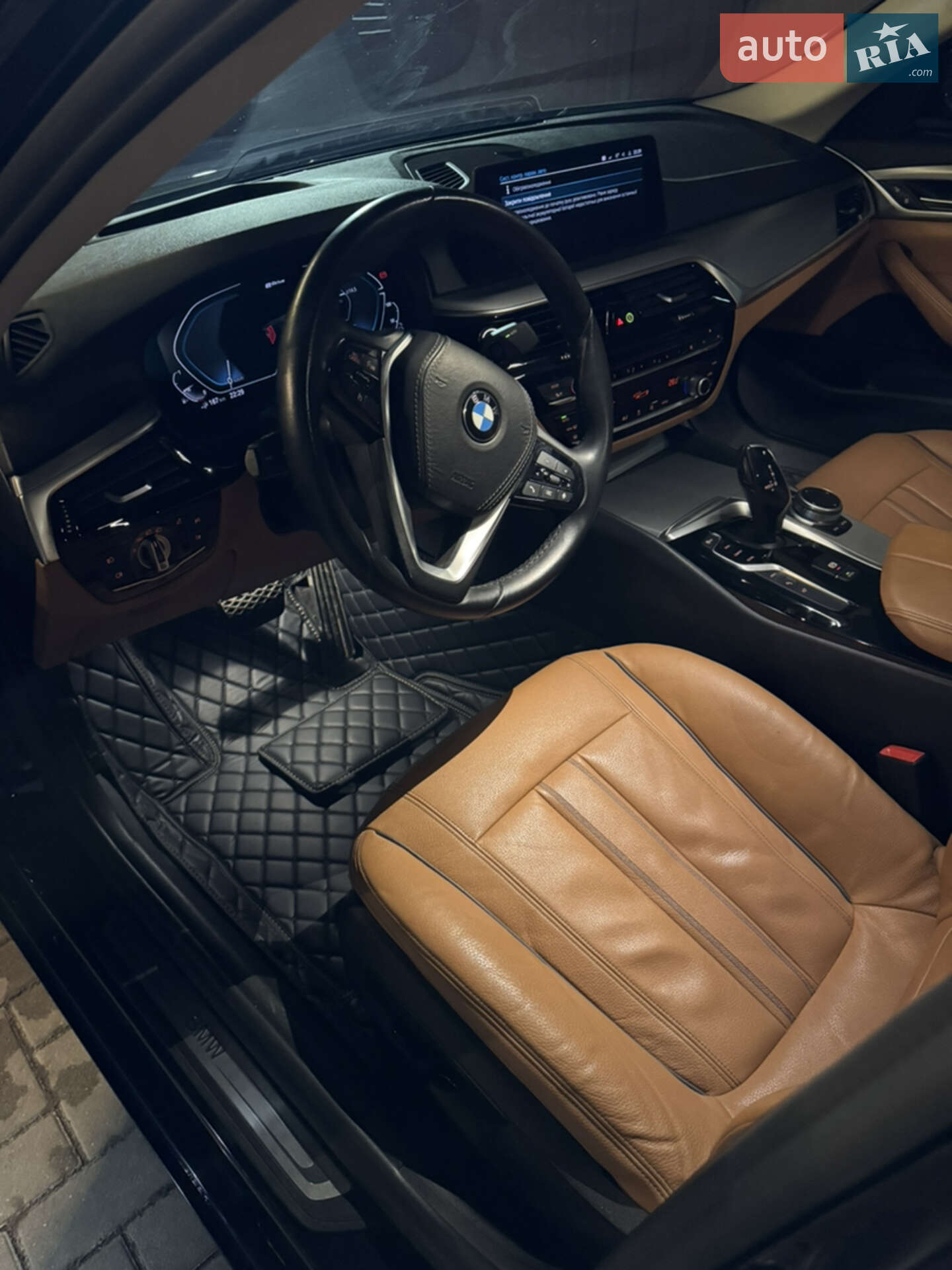 BMW 5 Series 2019 VIN WBAJA91050CD60397 фото оголошення 9 з 22