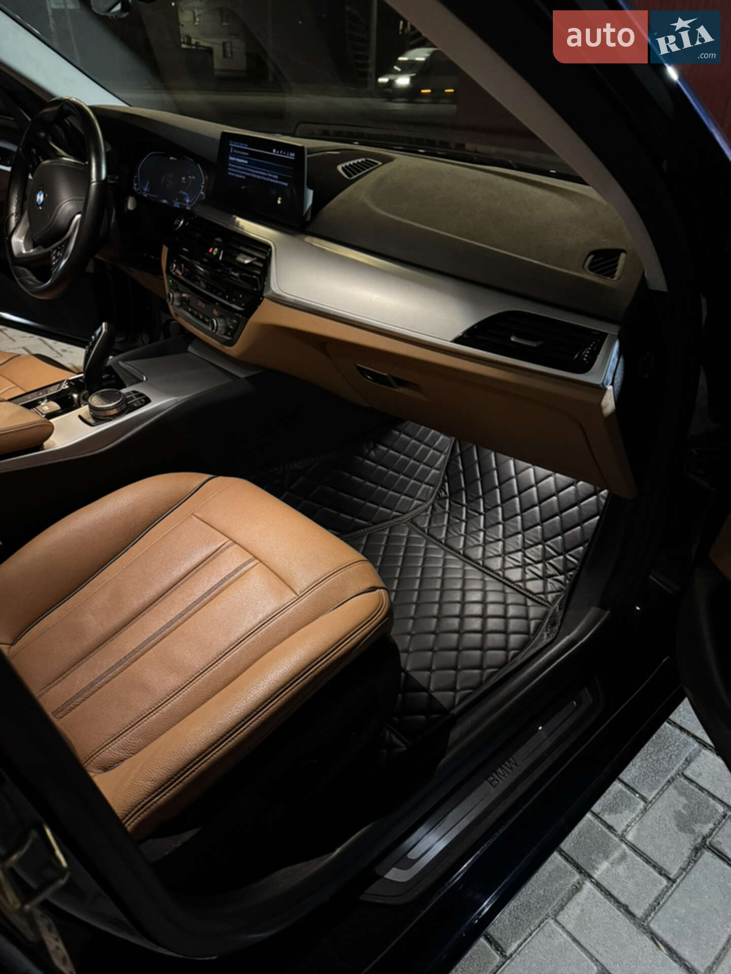 BMW 5 Series 2019 VIN WBAJA91050CD60397 фото оголошення 10 з 22