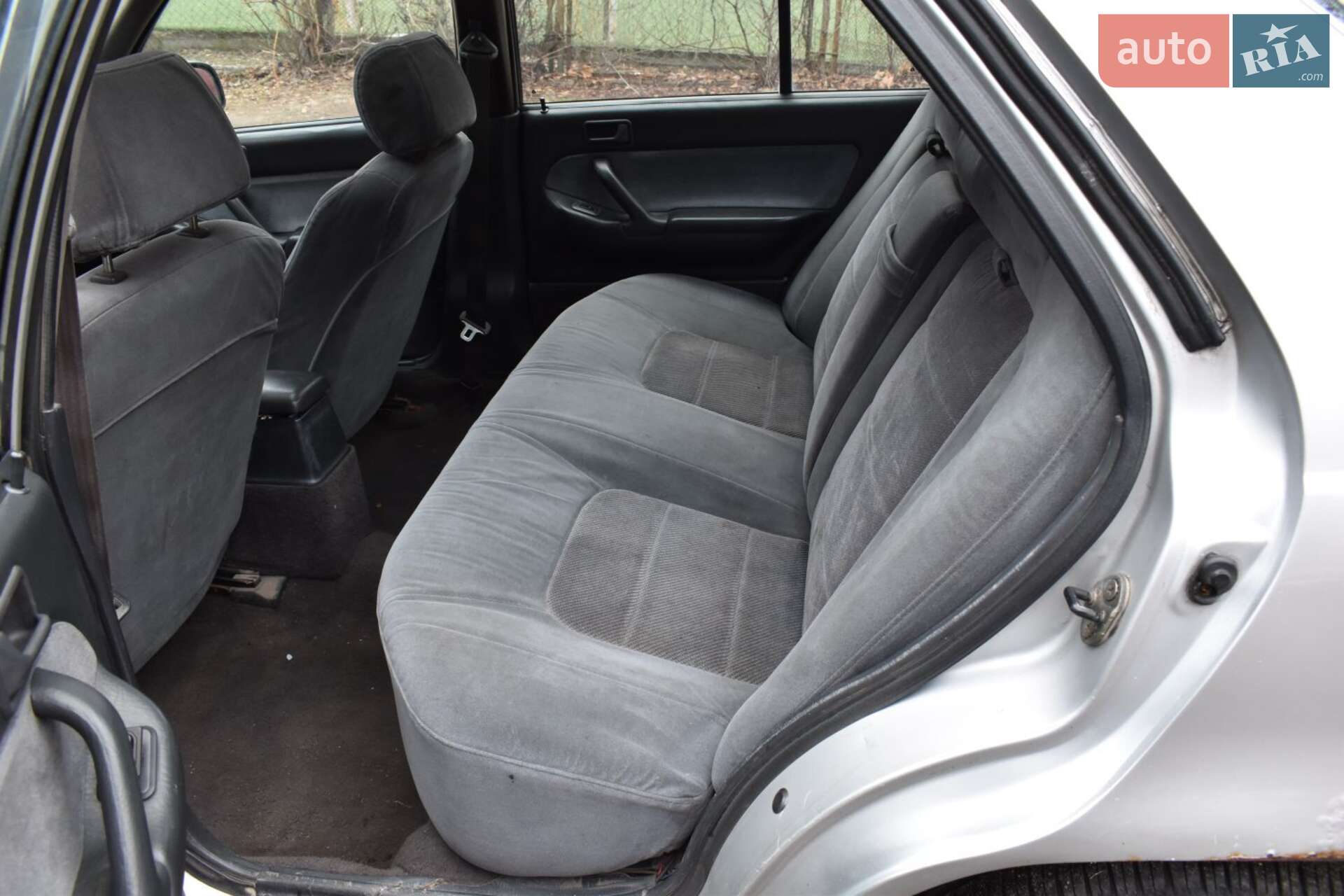 Hyundai Sonata 1991 VIN KMHBF31FPNU352298 фото оголошення 4 з 18