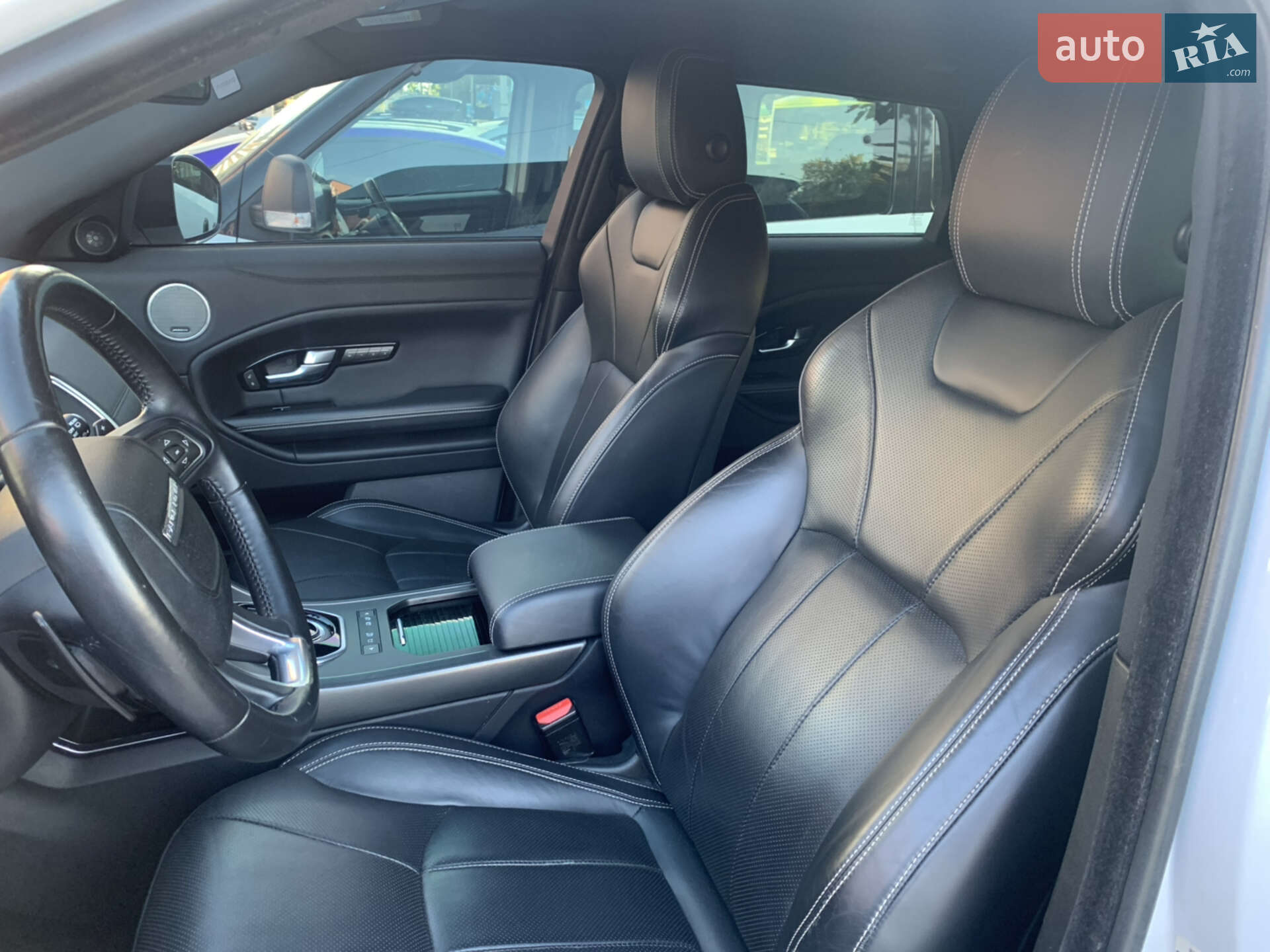 Land Rover Range Rover Evoque 2018 VIN SALVR2RX9JH323255 фото оголошення 7 з 9