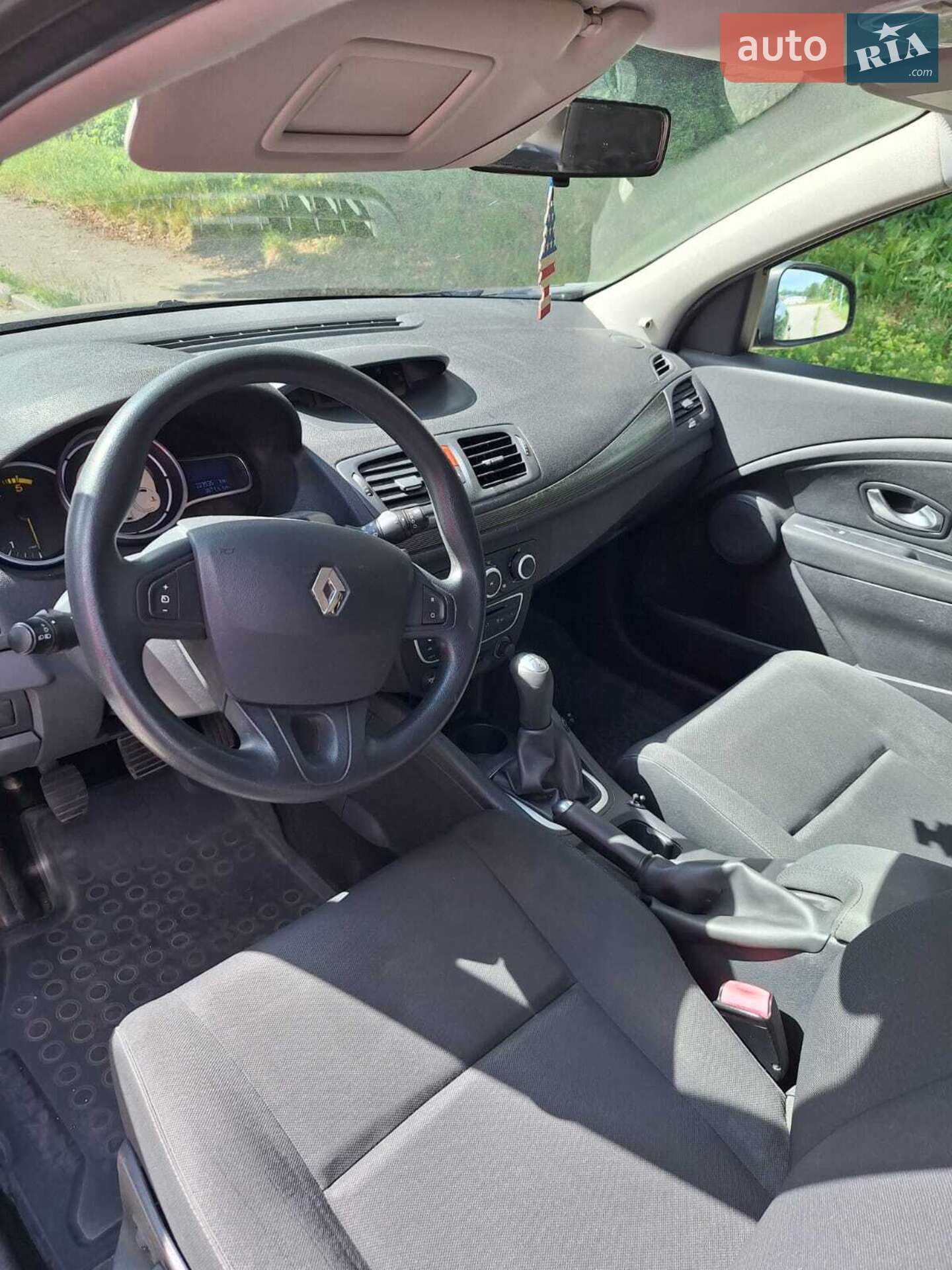 Renault Megane 2010 VIN VF1KZ1A0543025239 фото оголошення 2 з 9