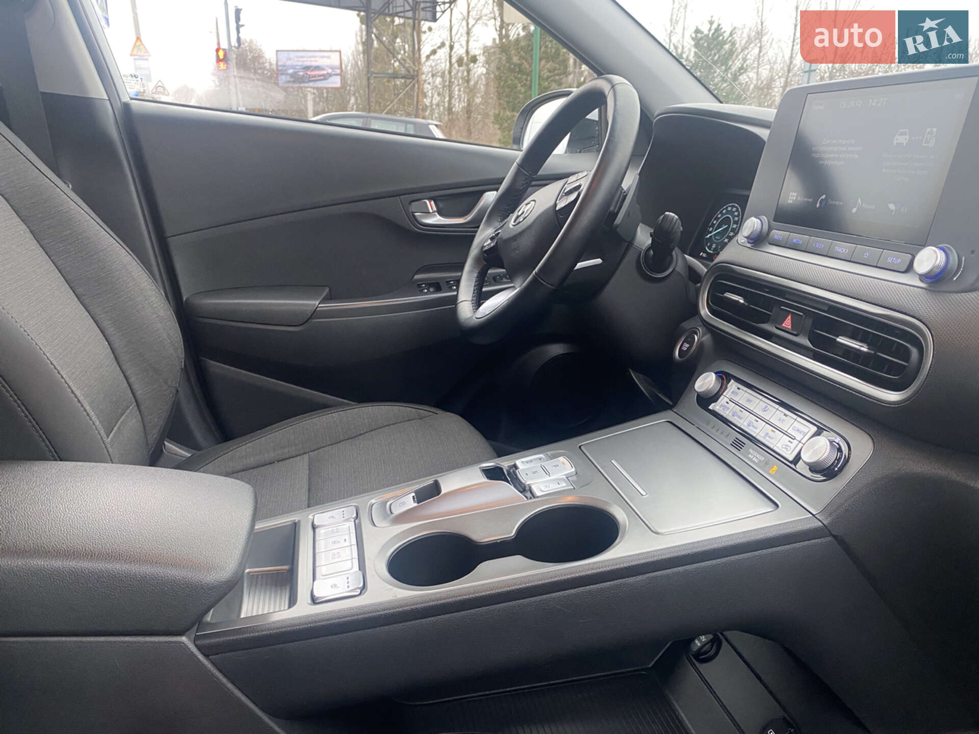 Hyundai Kona Electric 2021 VIN TMAK281HFMJ035779 фото оголошення 17 з 25