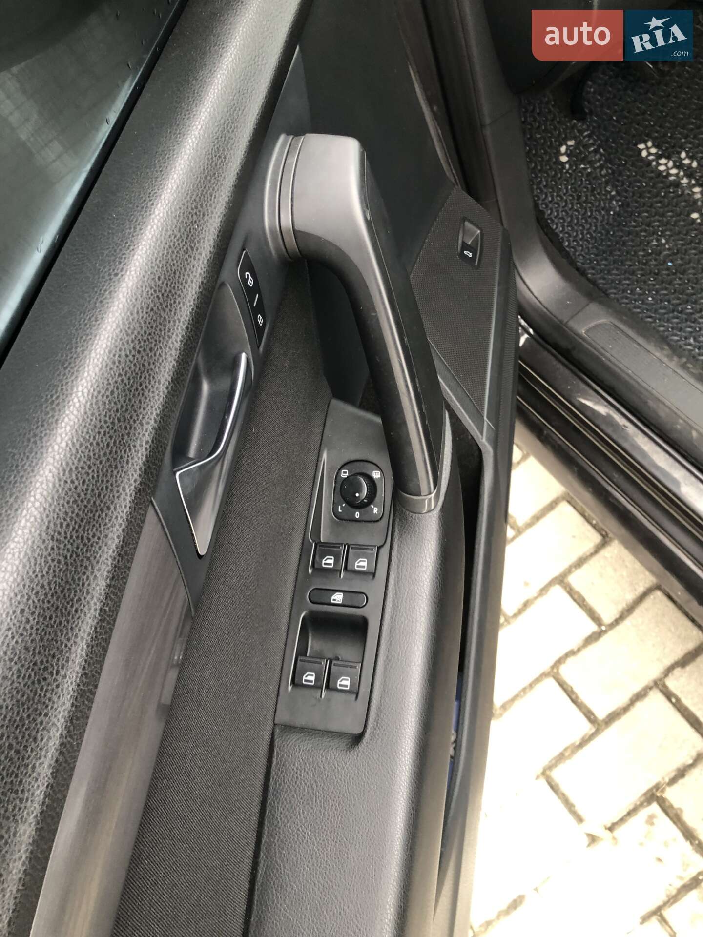 Volkswagen Passat 2010 VIN WVWZZZ3CZBP303065 фото оголошення 4 з 15