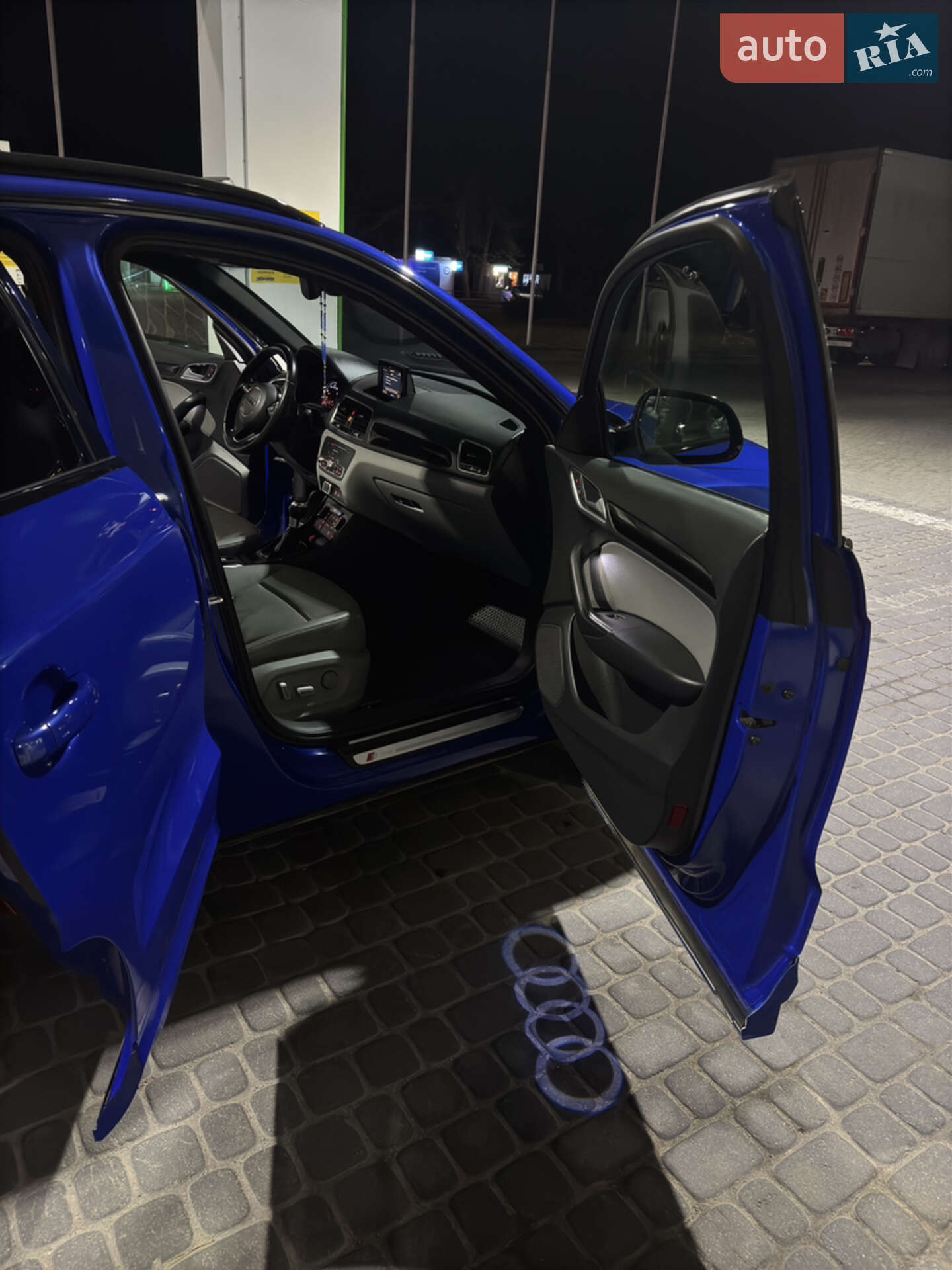 Audi Q3 2018 VIN WA1HCCFS0JR030594 фото оголошення 17 з 31