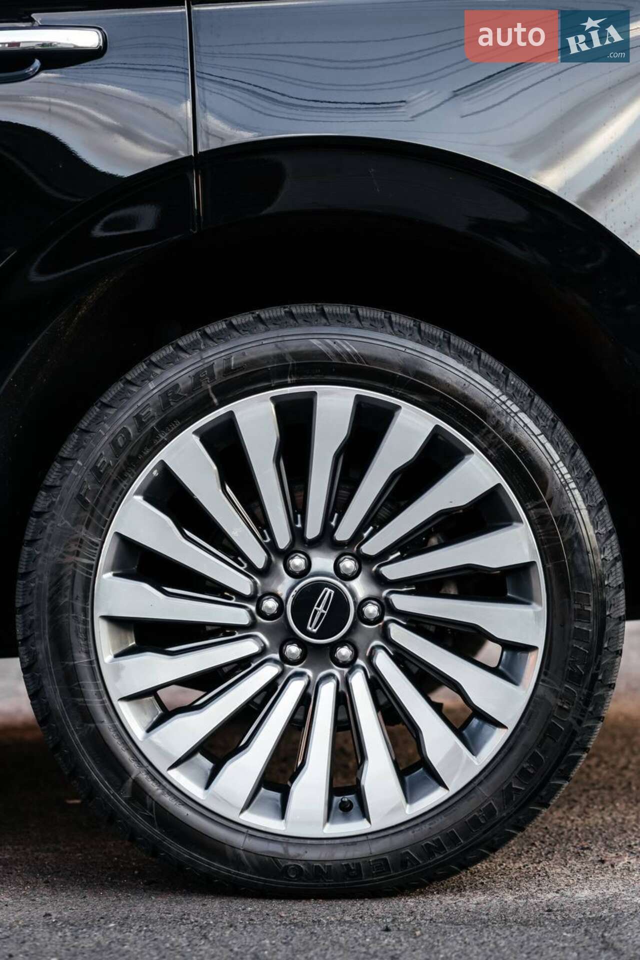 Lincoln Navigator 2018 VIN 5LMJJ2LT7JEL15409 фото оголошення 20 з 46