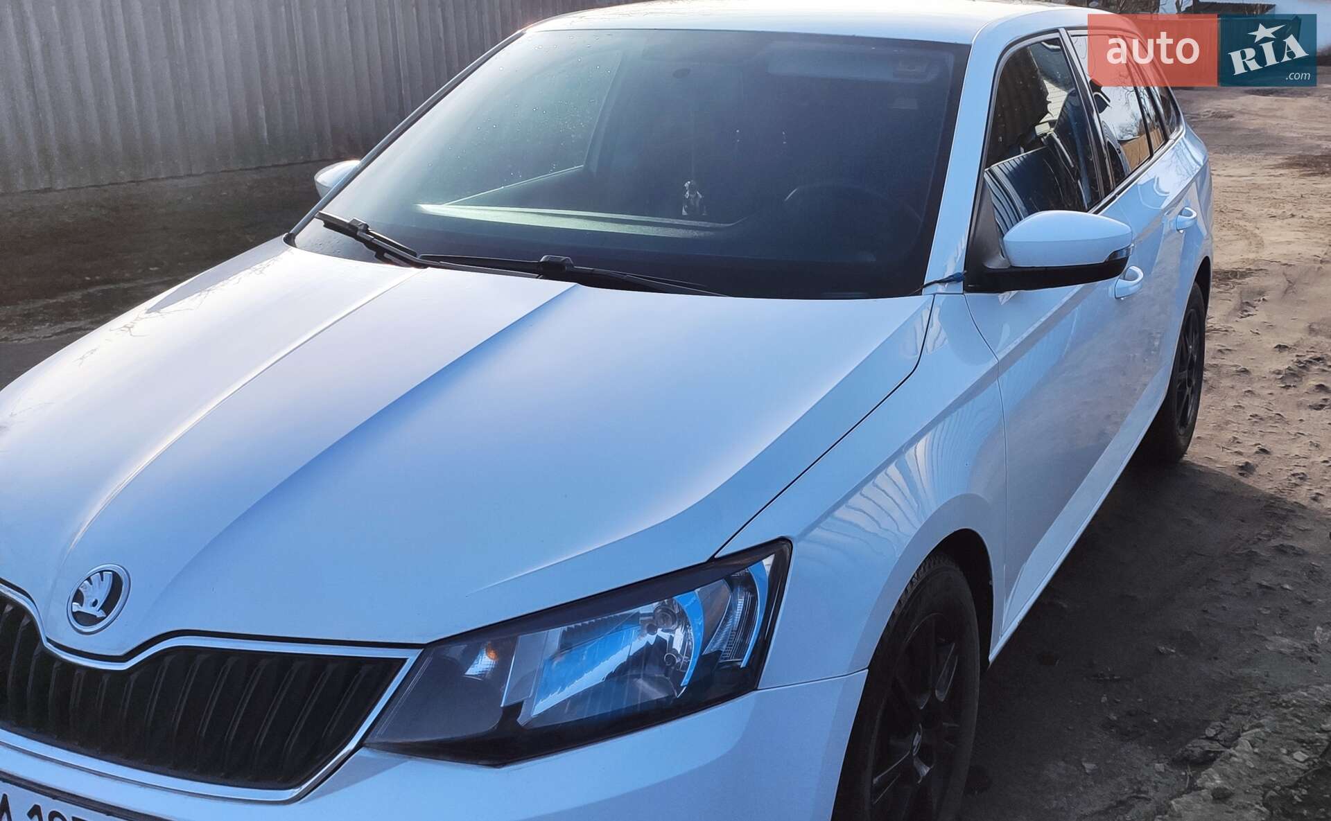 Skoda Fabia 2016 VIN TMBJT6NJ2HZ016062 фото оголошення 4 з 17
