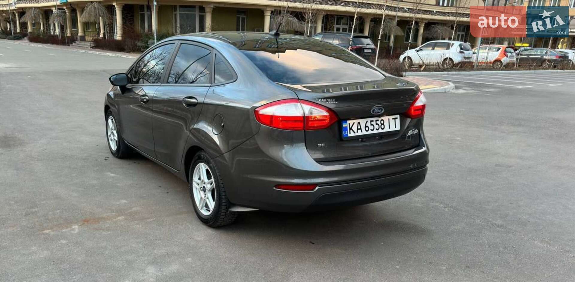 Ford Fiesta 2018 VIN 3FADP4BJ9JM120121 фото оголошення 6 з 31