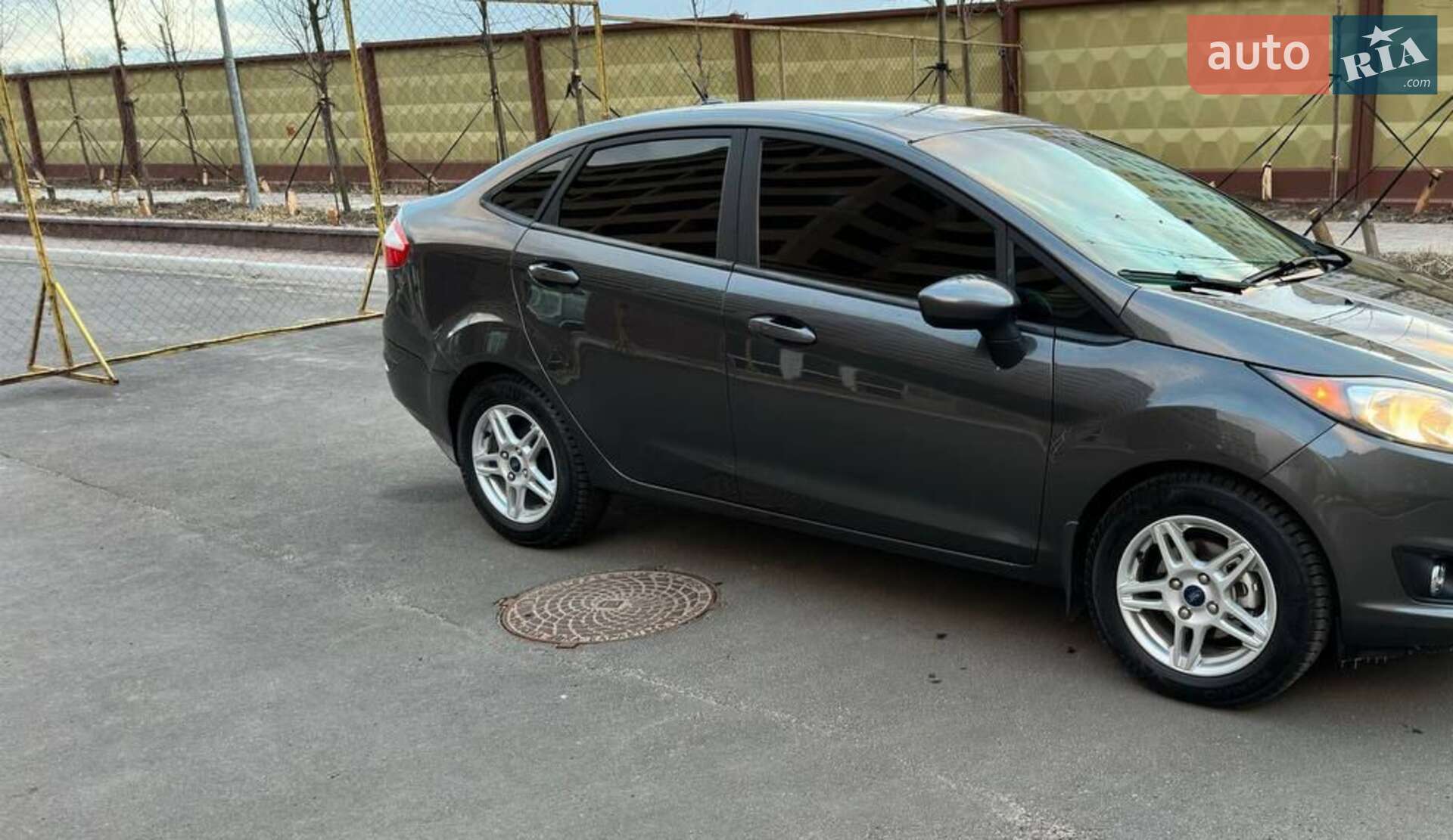 Ford Fiesta 2018 VIN 3FADP4BJ9JM120121 фото оголошення 12 з 31