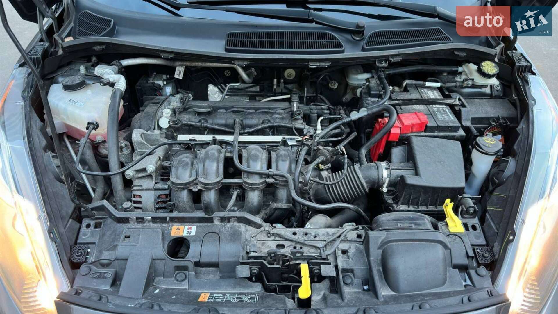 Ford Fiesta 2018 VIN 3FADP4BJ9JM120121 фото оголошення 15 з 31