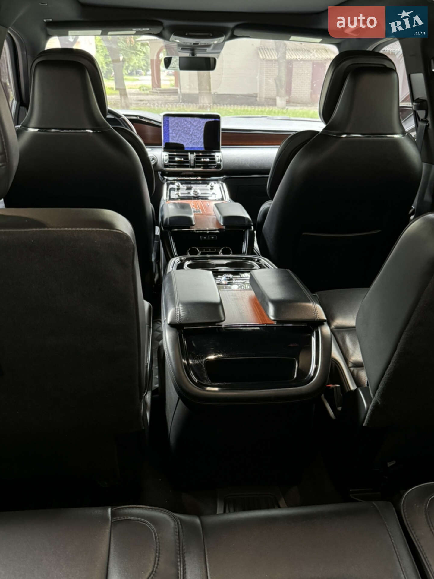 Lincoln Navigator 2018 VIN 5LMJJ2LT7JEL15409 фото оголошення 5 з 35