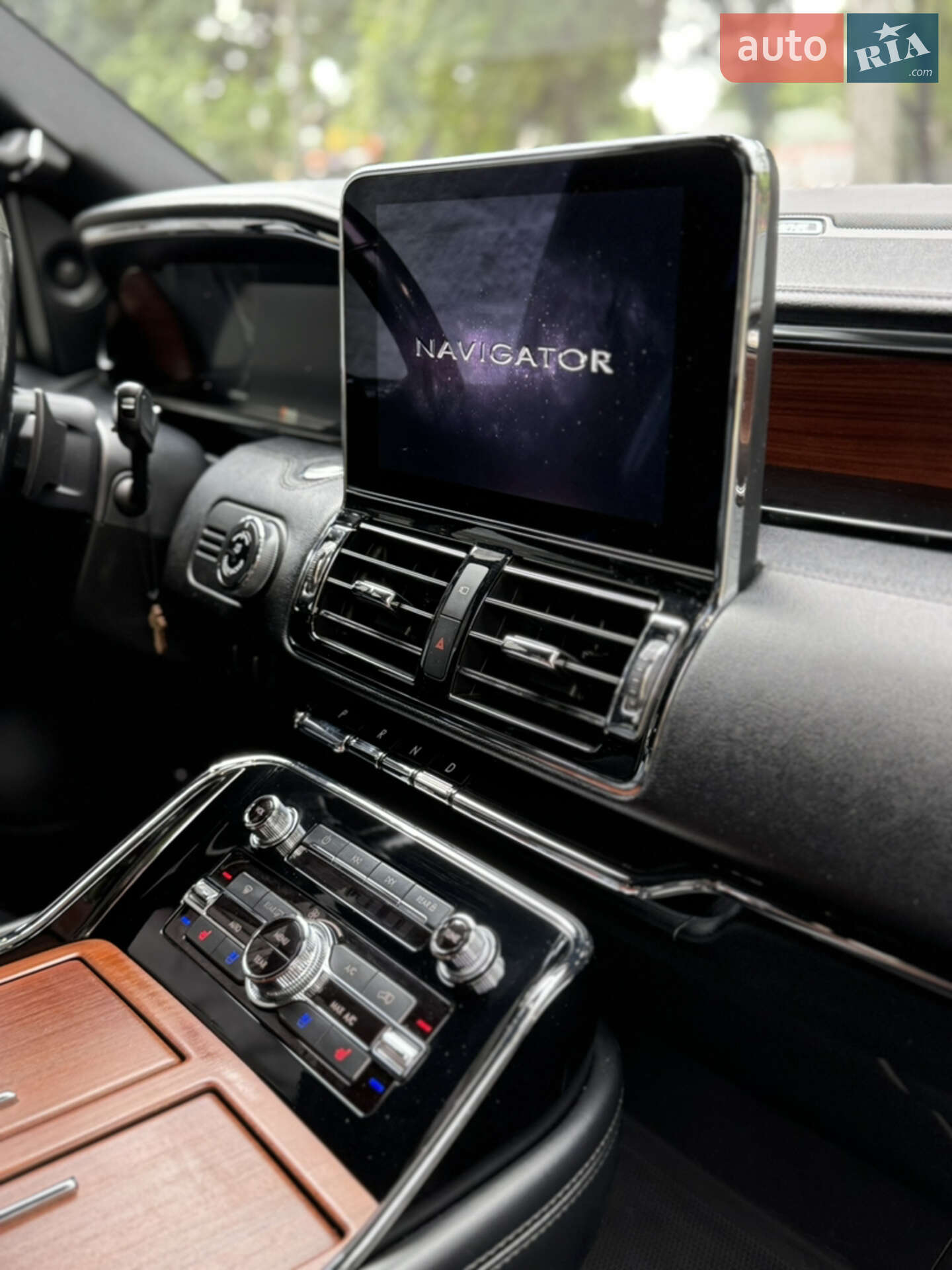Lincoln Navigator 2018 VIN 5LMJJ2LT7JEL15409 фото оголошення 23 з 35