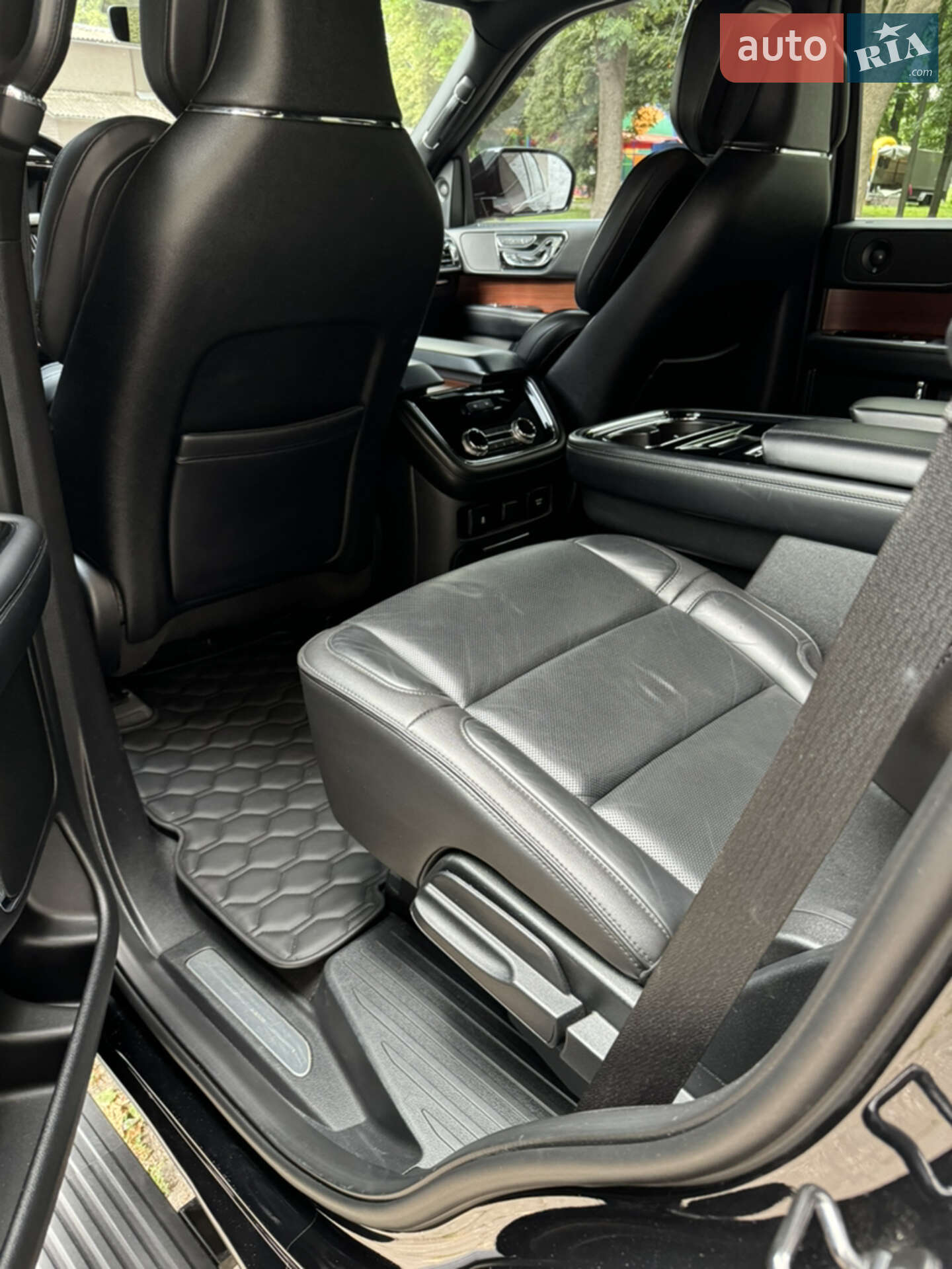 Lincoln Navigator 2018 VIN 5LMJJ2LT7JEL15409 фото оголошення 25 з 35