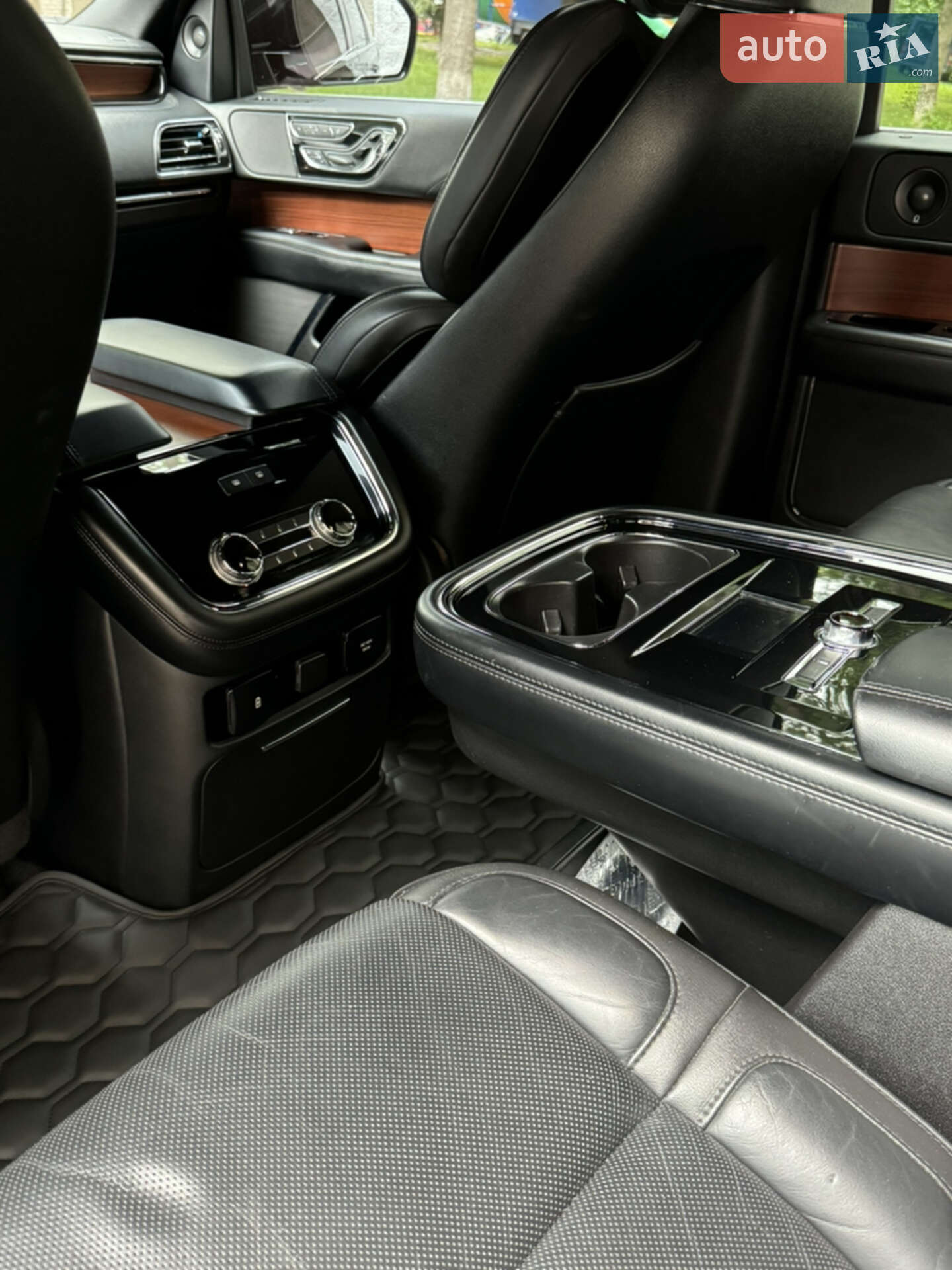 Lincoln Navigator 2018 VIN 5LMJJ2LT7JEL15409 фото оголошення 35 з 35