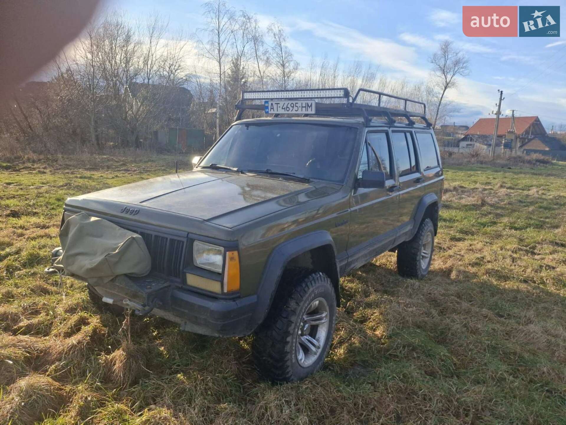 Jeep Cherokee 1992 VIN 1J4FJ28P6PL516533 фото оголошення 2 з 6