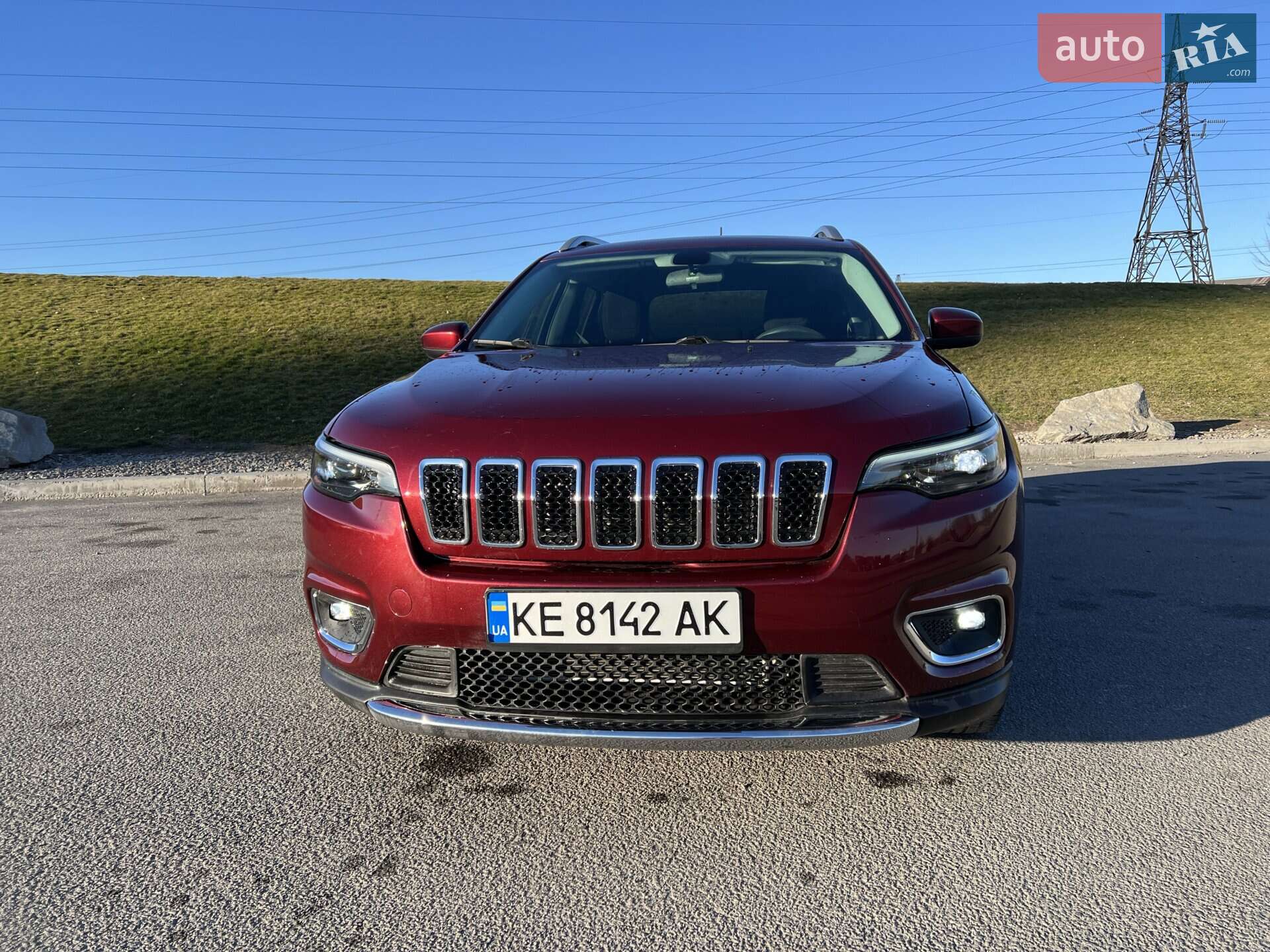Jeep Cherokee 2019 VIN 1C4PJLCB3KD490455 фото оголошення 2 з 17