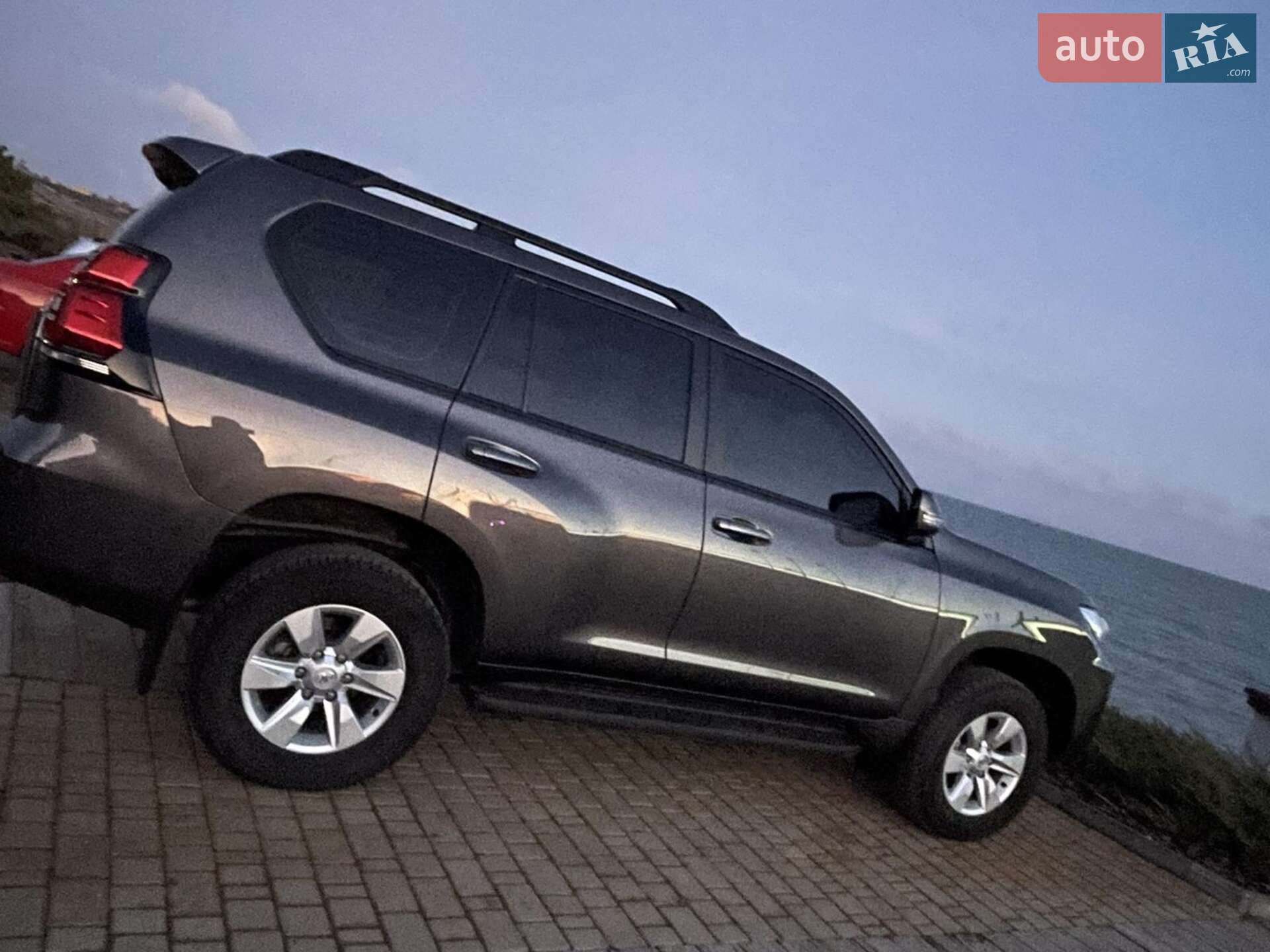 Toyota Land Cruiser Prado 2019 VIN JTEBX3FJ30K313811 фото оголошення 29 з 40