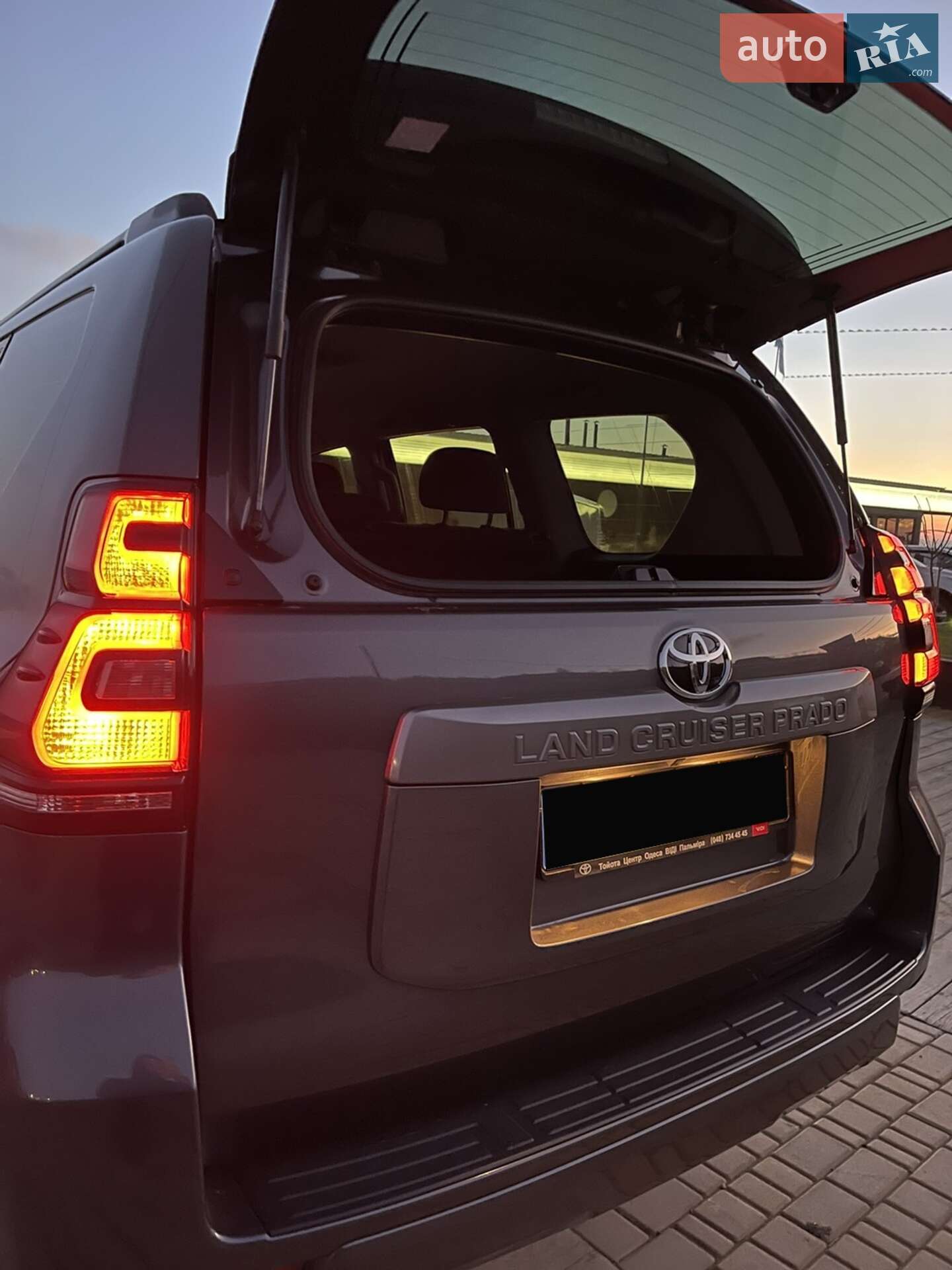 Toyota Land Cruiser Prado 2019 VIN JTEBX3FJ30K313811 фото оголошення 32 з 40