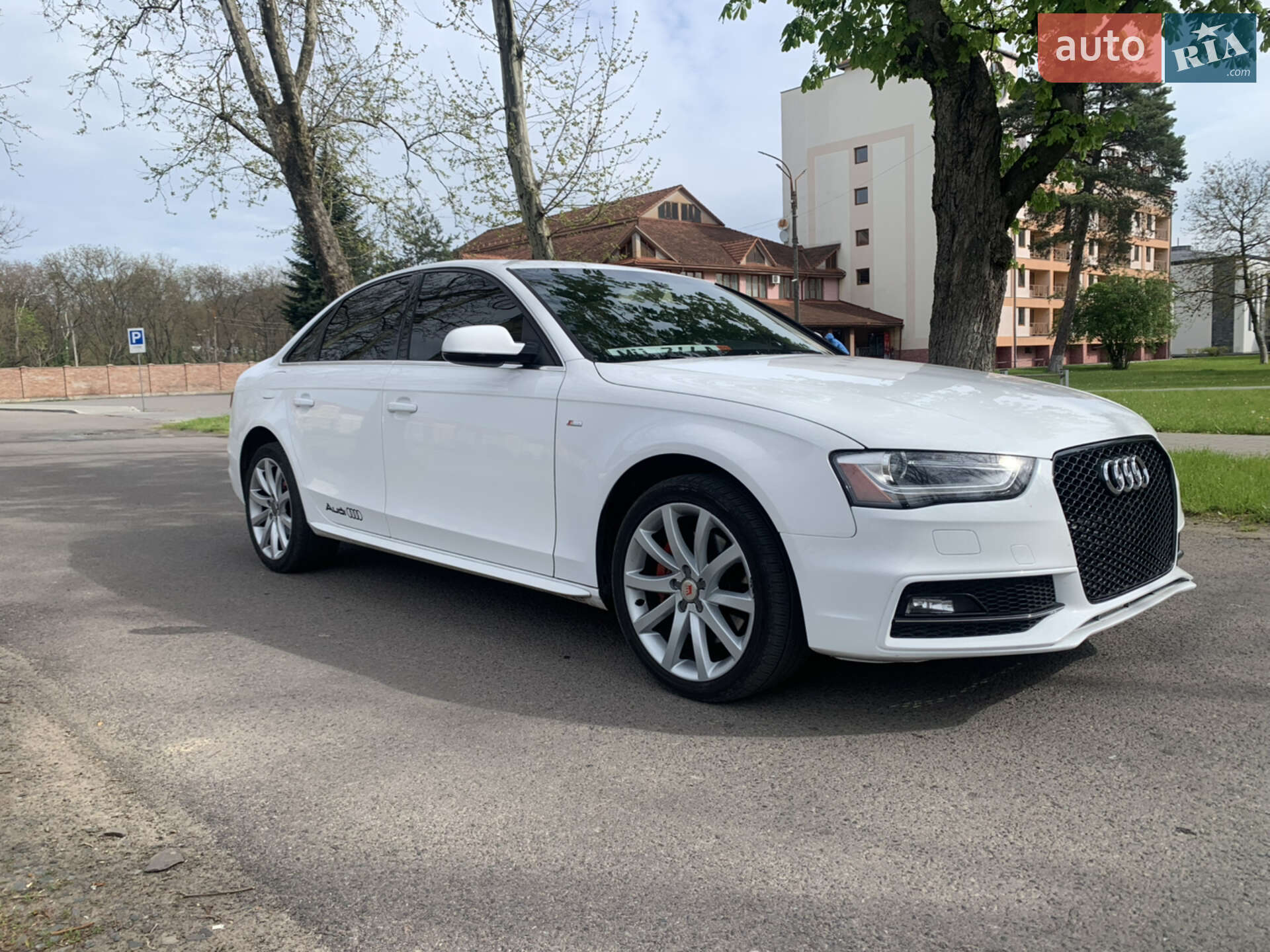 Audi A4 2013 VIN WAUBFAFL1EN018402 фото оголошення 8 з 11