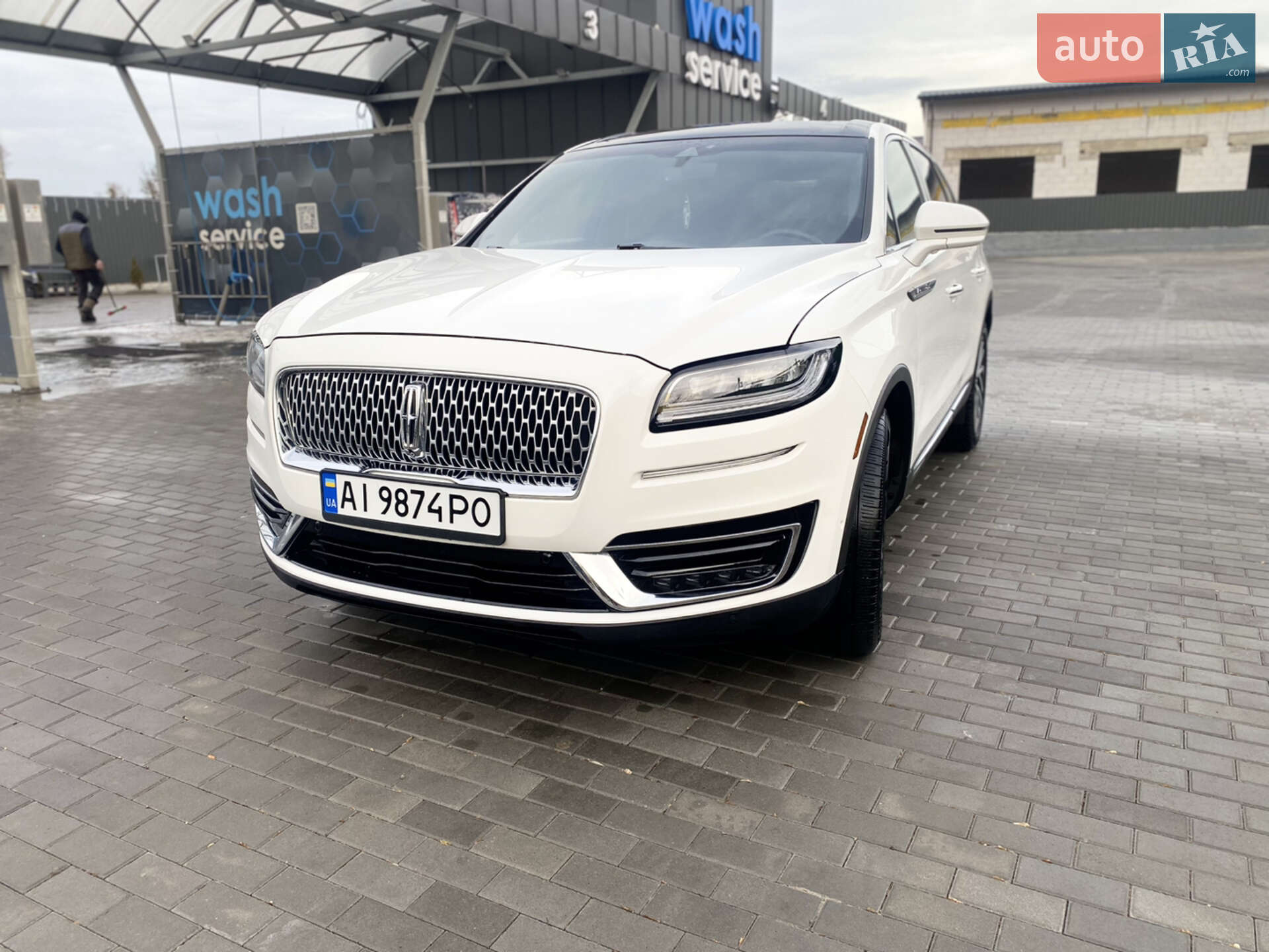 Lincoln Nautilus 2020 VIN 2LMPJ8K98LBL15198 фото оголошення 4 з 25