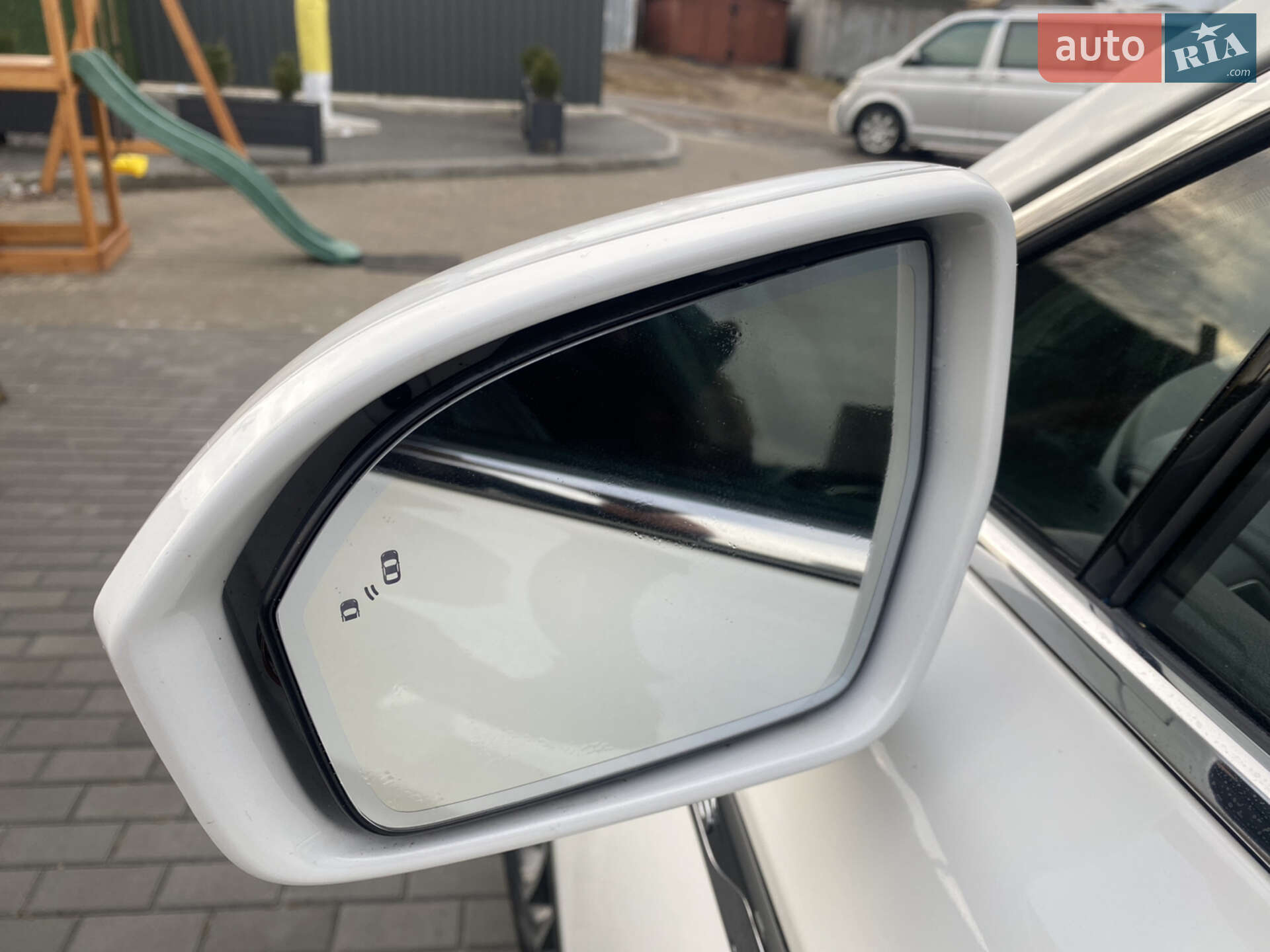 Lincoln Nautilus 2020 VIN 2LMPJ8K98LBL15198 фото оголошення 10 з 25