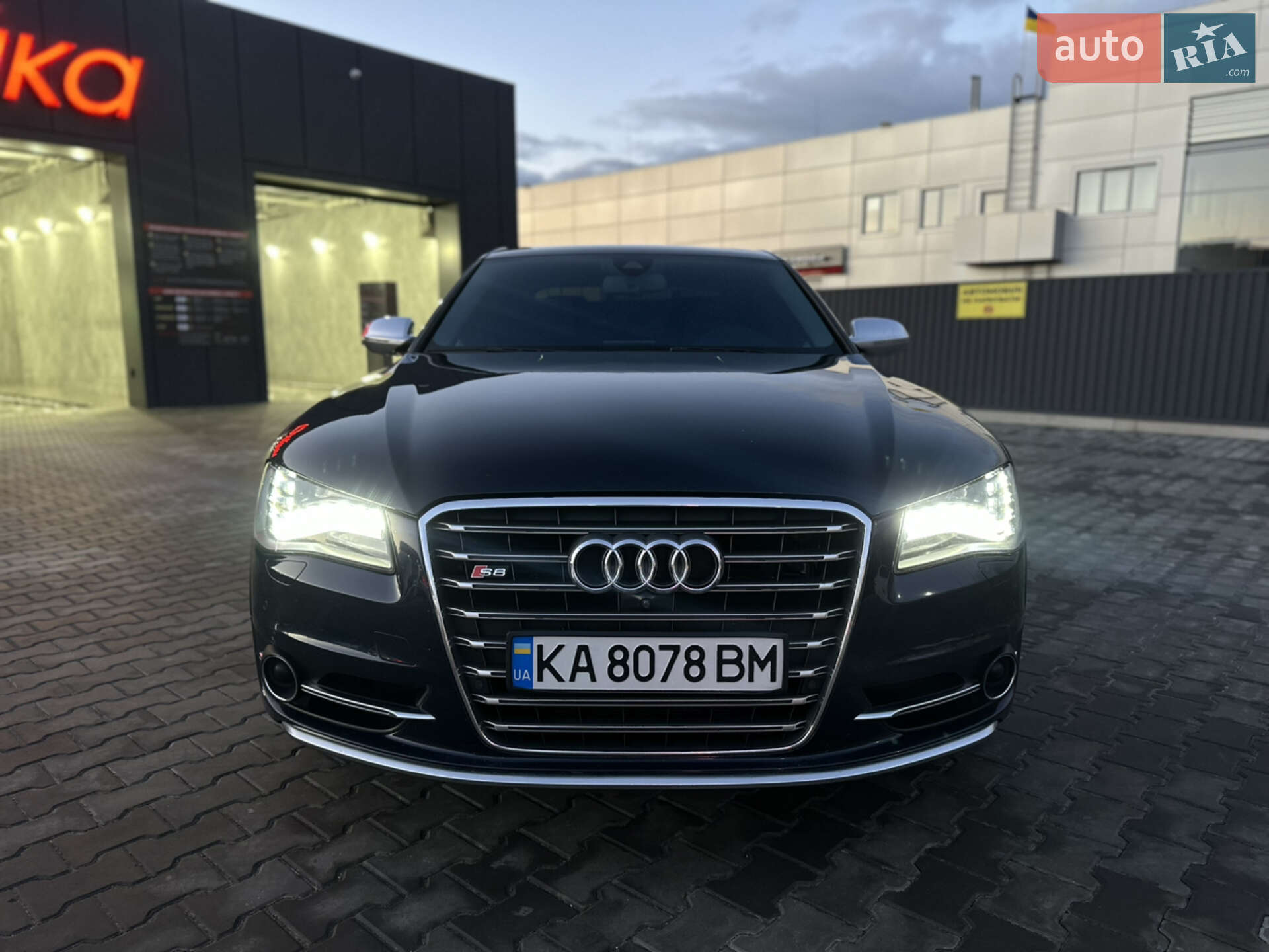 Audi S8 2012 VIN WAUZZZ4H0DN017386 фото оголошення 3 з 16
