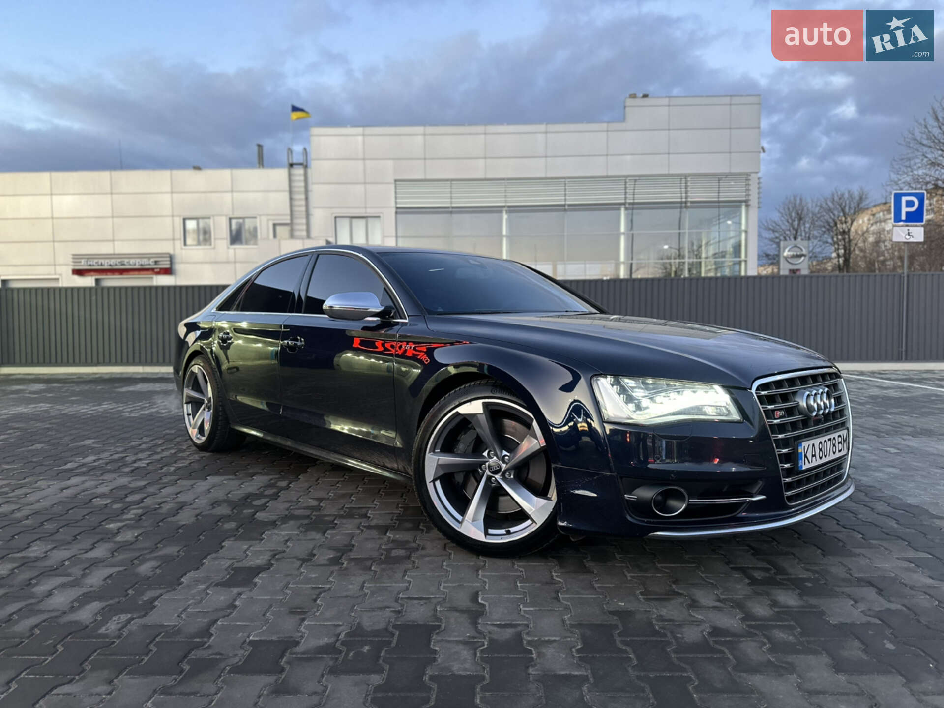 Audi S8 2012 VIN WAUZZZ4H0DN017386 фото оголошення 2 з 16