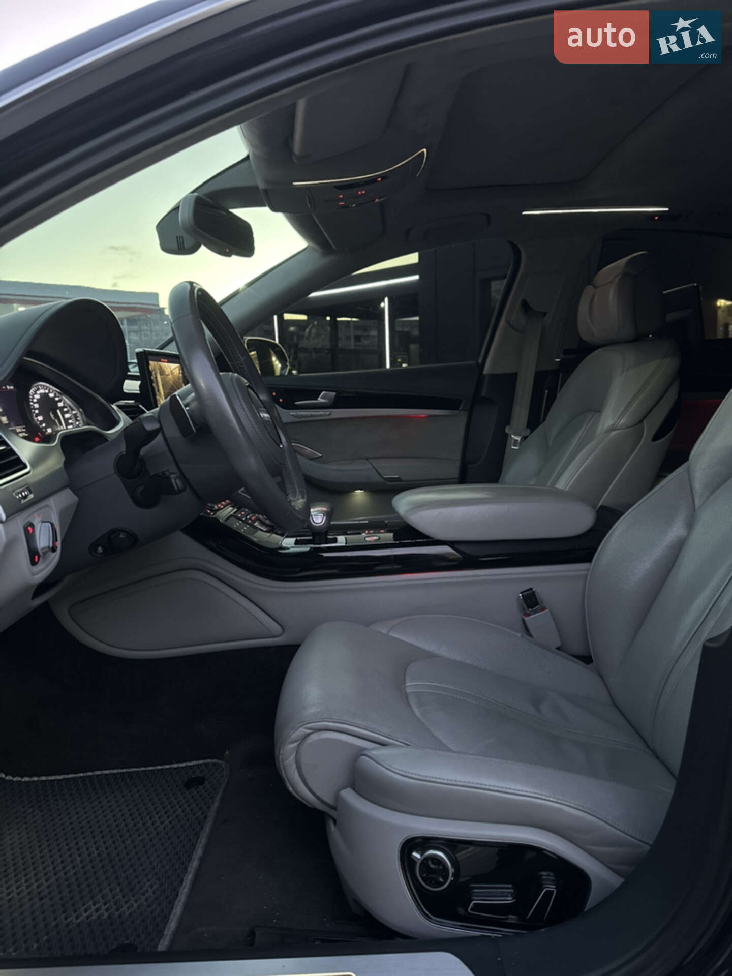 Audi S8 2012 VIN WAUZZZ4H0DN017386 фото оголошення 13 з 16