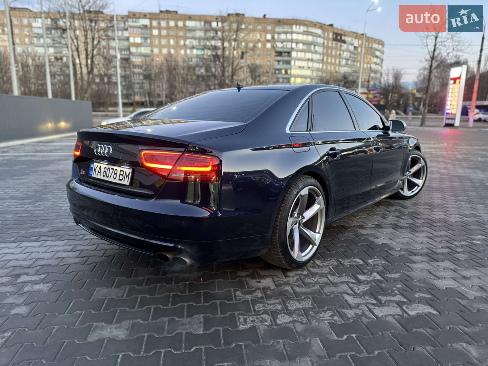 Audi S8 2012 VIN WAUZZZ4H0DN017386 фото оголошення 4 з 16