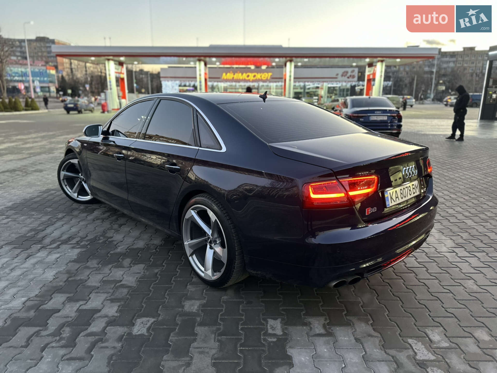 Audi S8 2012 VIN WAUZZZ4H0DN017386 фото оголошення 6 з 16