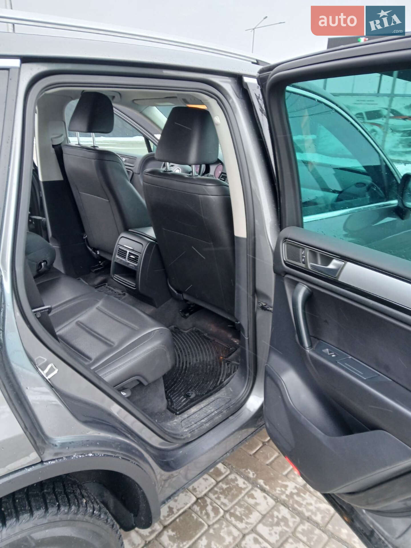 Volkswagen Touareg 2011 VIN WVGEK9BP7CD006126 фото оголошення 25 з 39