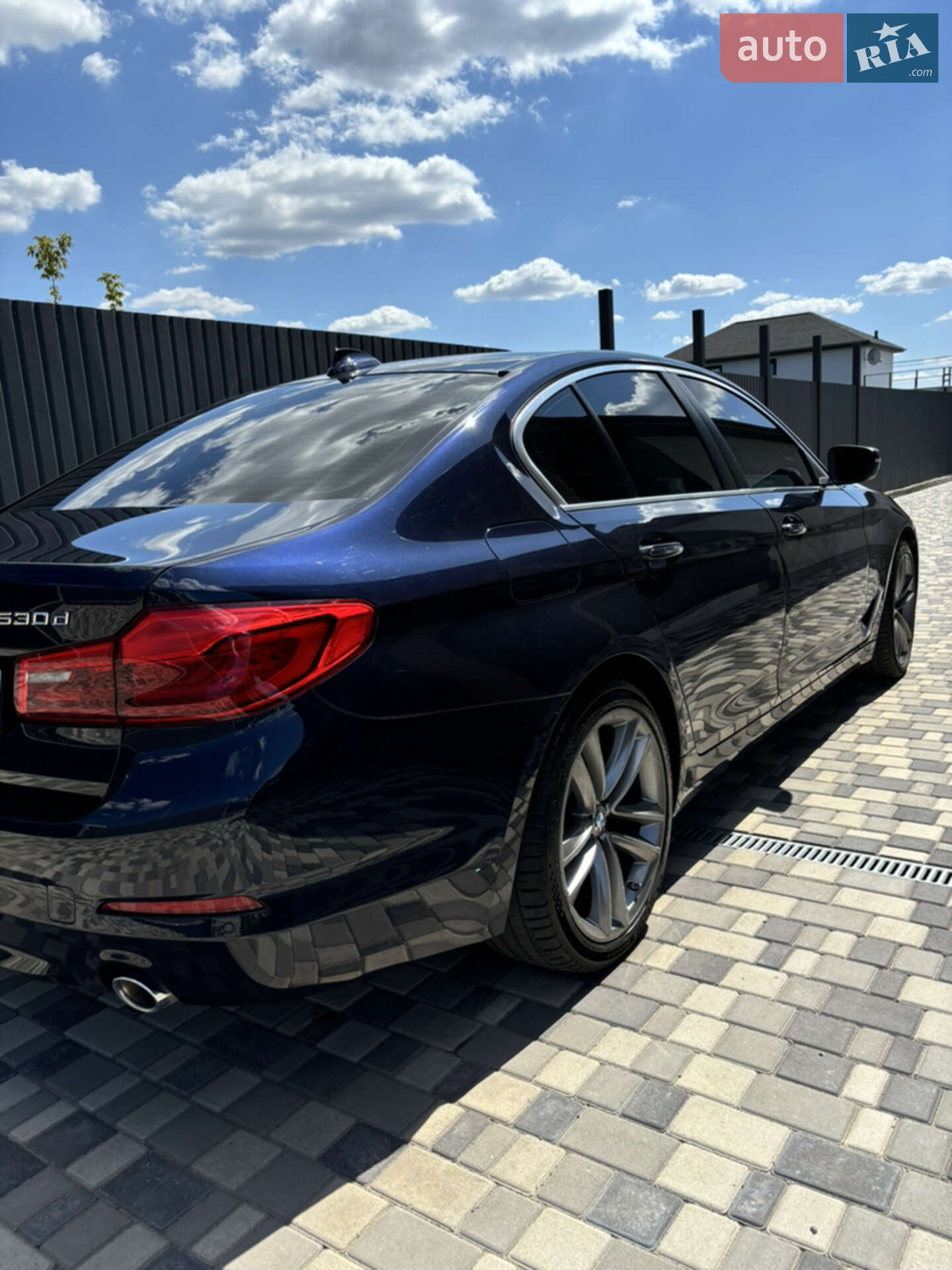 BMW 5 Series 2017 VIN WBAJD11040B195695 фото оголошення 10 з 29
