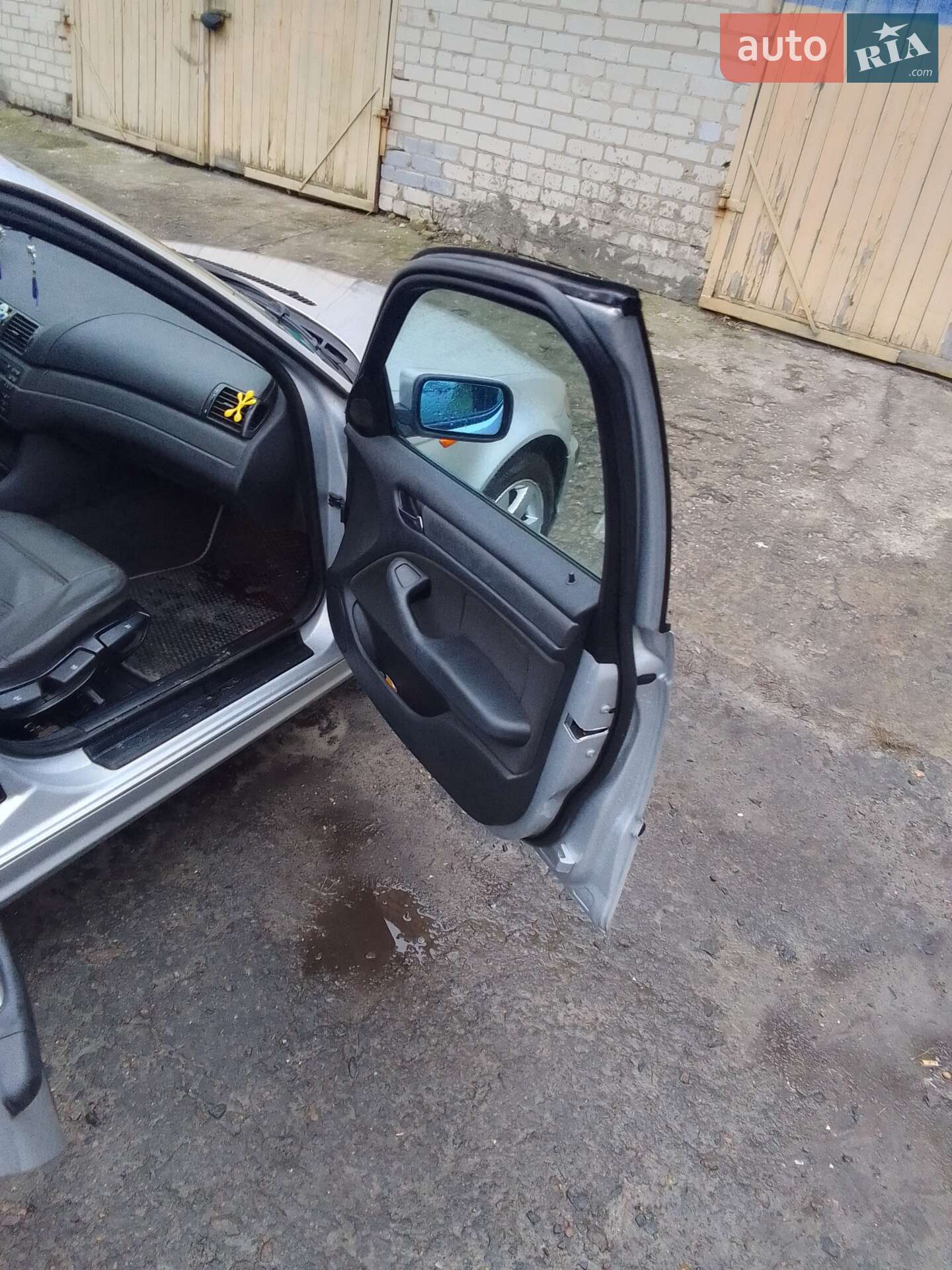 BMW 3 Series 2002 VIN WBAAY31010KP08658 фото оголошення 22 з 37